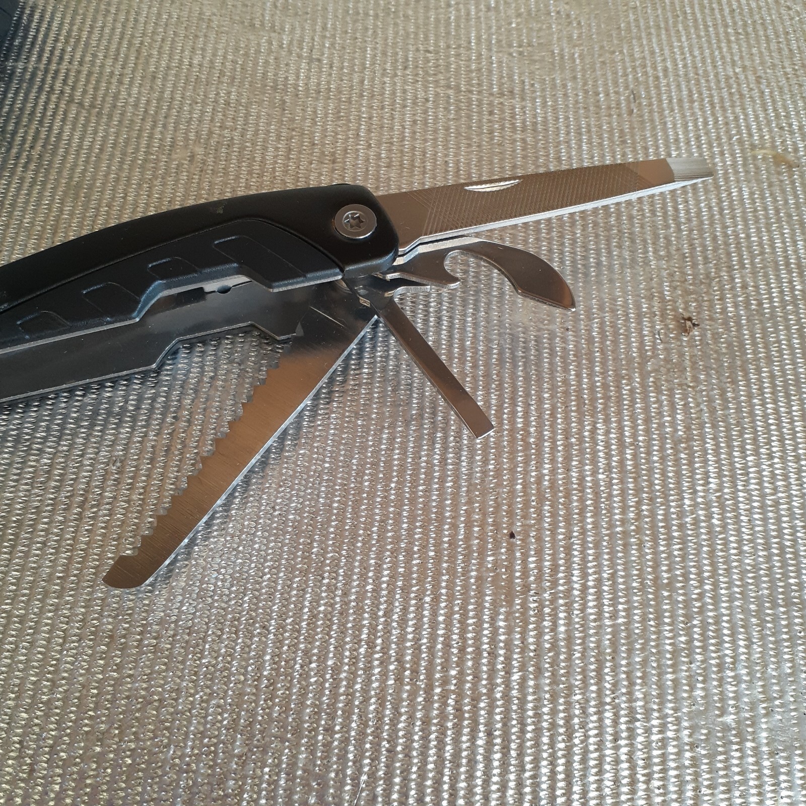 Multi-tool All in One Pliers Bottle Opener Flat & Phillips Screwdriver Saw Knife