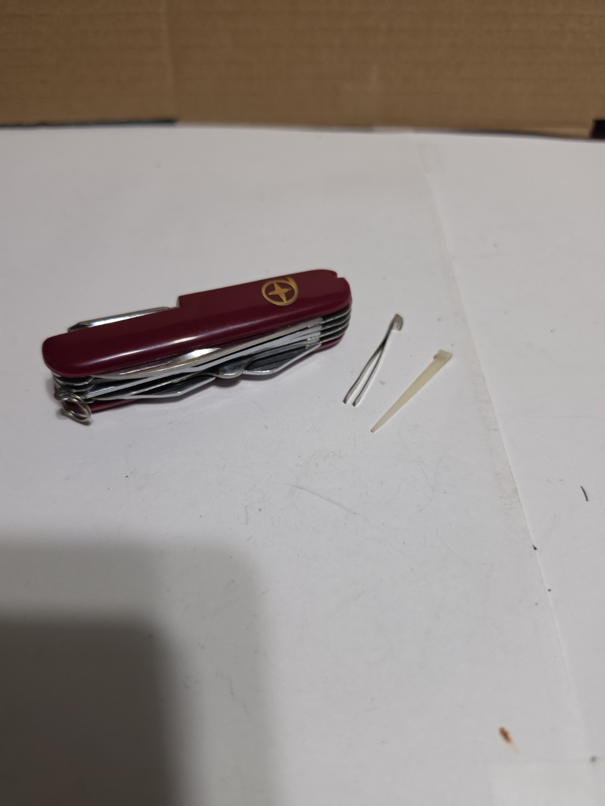 Diamond Superior Knife, 13 Funtions. Excellent Condition.