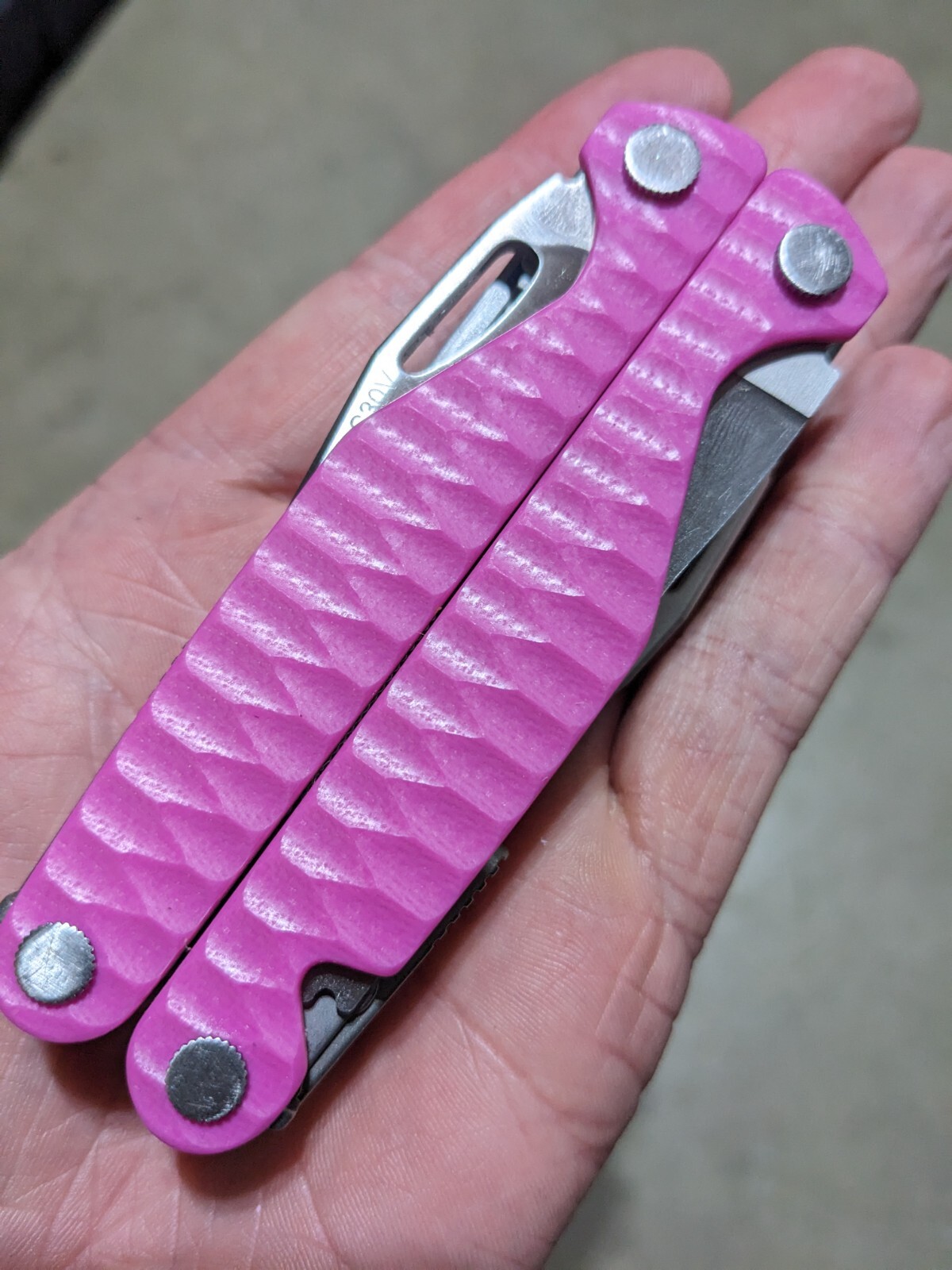Leatherman Charge G10 Scales – Bubblegum Pink- SCALES ONLY