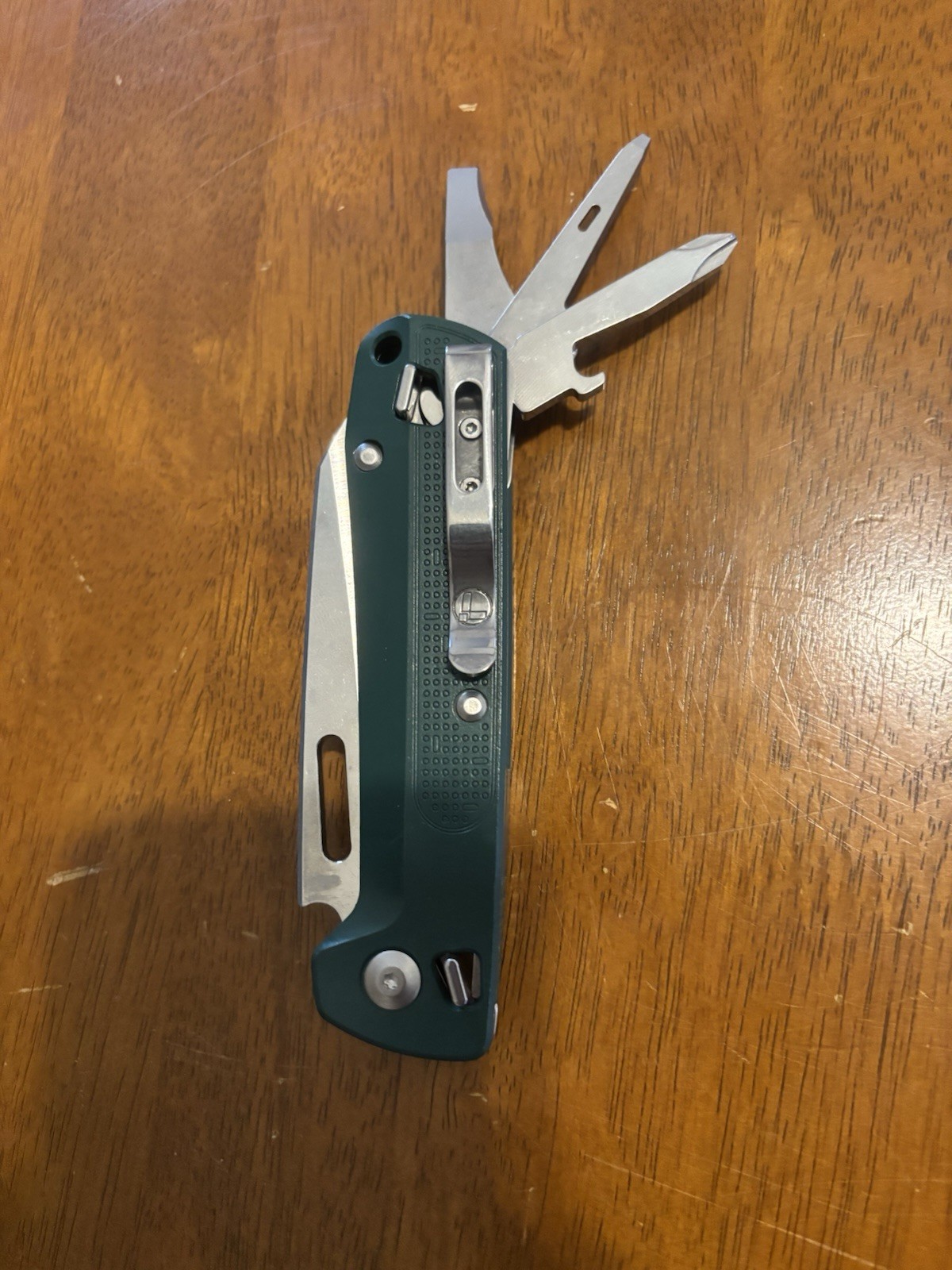 Leatherman Free K2 Evergreen Never Used Multi-Tool Pocket Clip Straight blade