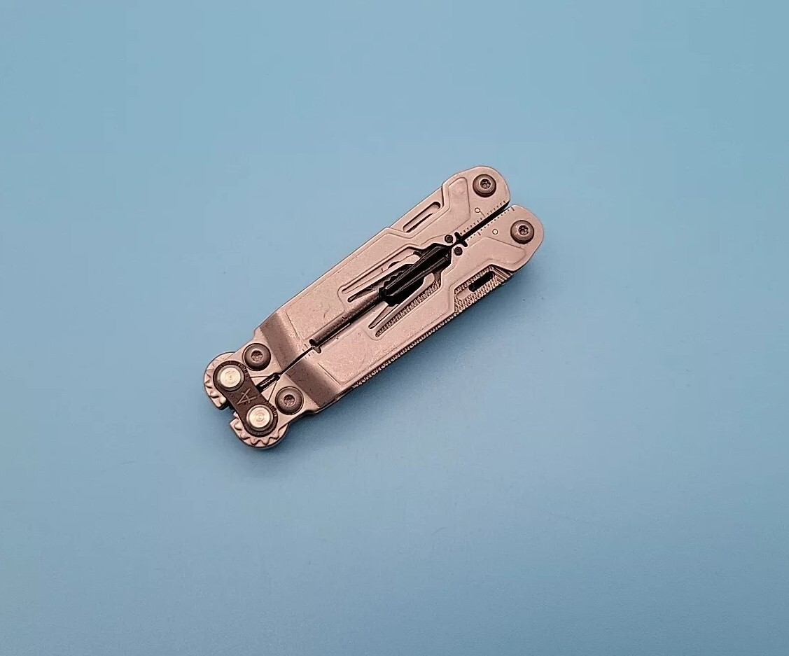 SOG PowerPint Multi-Tool – 18 Tools – Stone Wash – Screwdrivers, Pliers, Knife