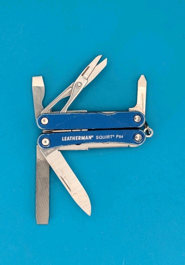 Leatherman SQUIRT PS4 Multi-Tool With Pliers Scissors Knife BLUE!