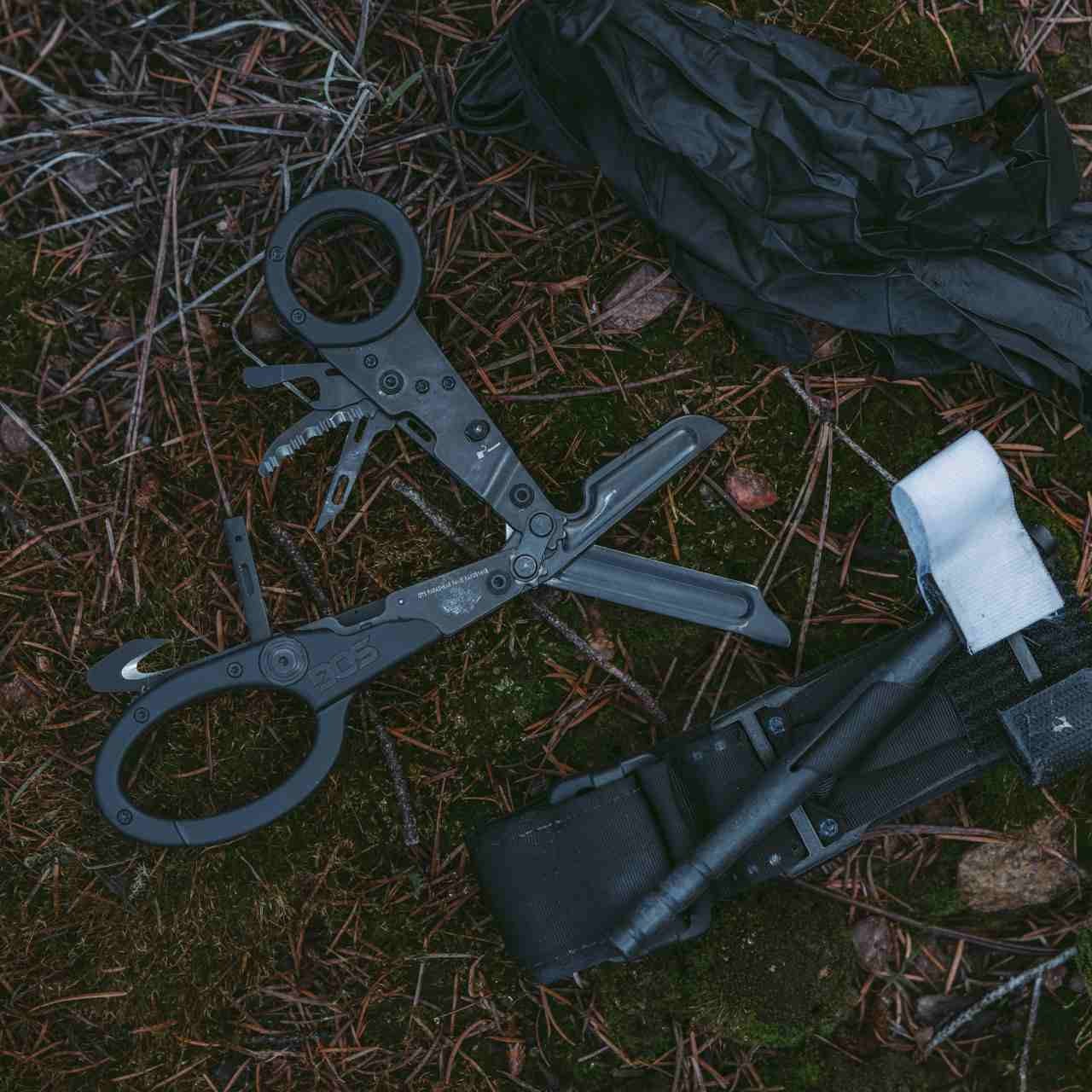 SOG – 2″ Parashears Multi-Tool # SOG-23-125-01-43 – Black – NEW!