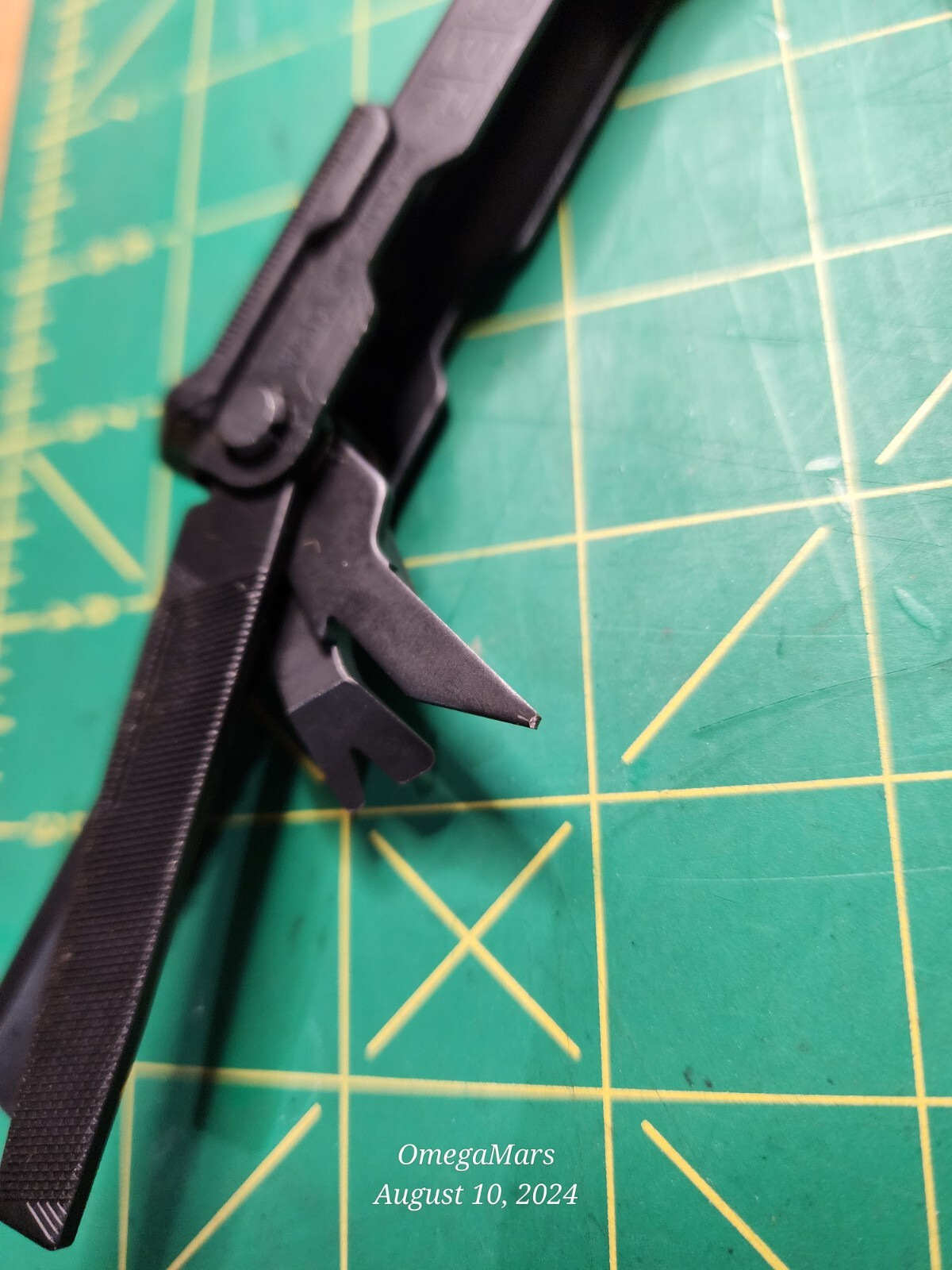 Gerber Center Drive #O4 W/ Sheathe looks and feels brand new