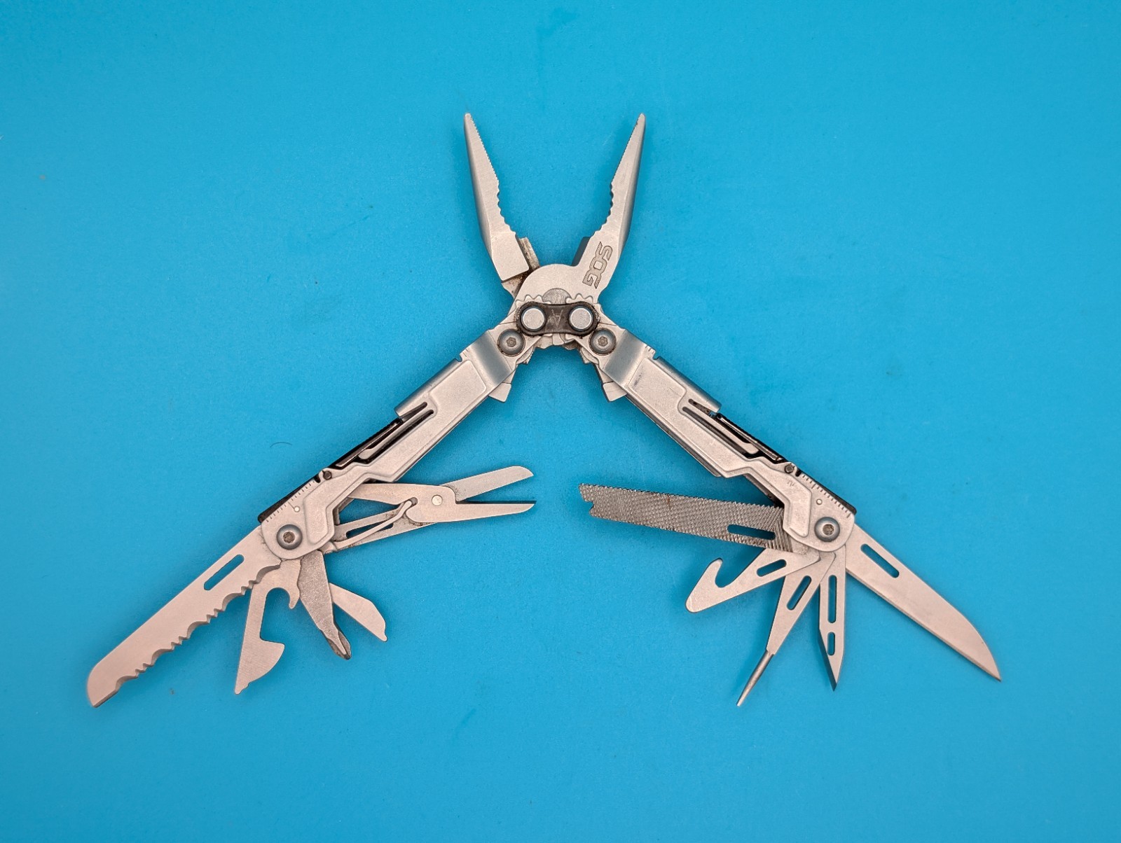 SOG PowerPint Tool Compact Lightweight Silver Multi-Tool!