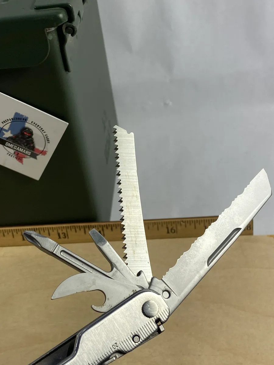 Leatherman Super Tool 300 LST#9. Light usage. (MSRP$119.95 NEW)