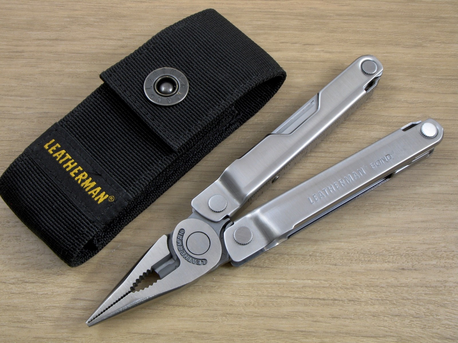 Leatherman Bond Multi-Tool, Sheepsfoot Knife, w/Sheath – “DRAPER” – Excellent