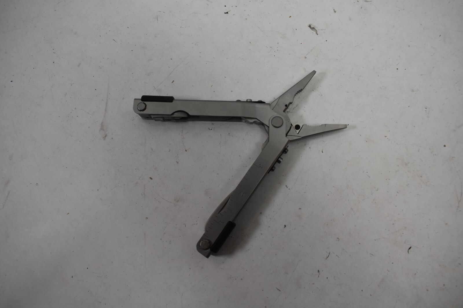 Gerber Multi Plier Multi Tool Pliers 12 In 1 6-5/8″ Opened MP600 Stainless Steel