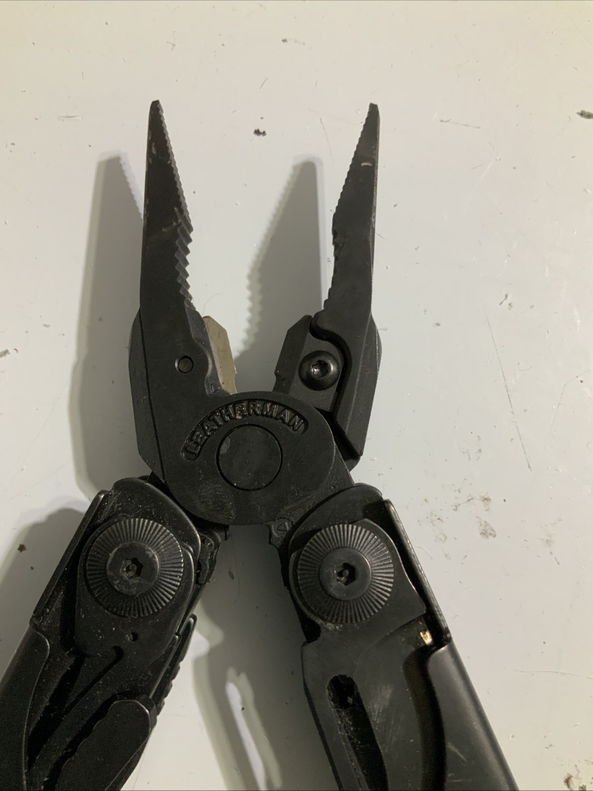 LEATHERMAN SURGE 19-In-1 Black Oxide Heavy Duty Multitool – V17