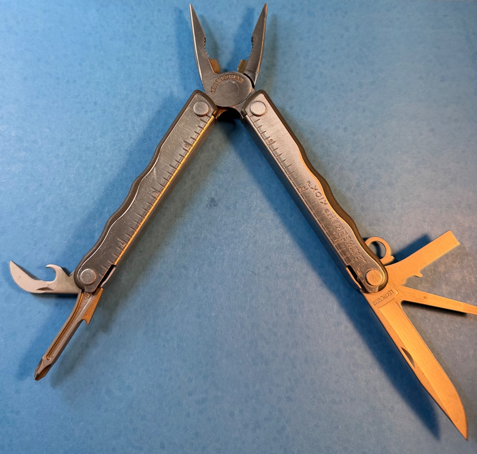 Classic Leatherman Kick Multi-Tool Knife Excellent Condition with Leather Sheath