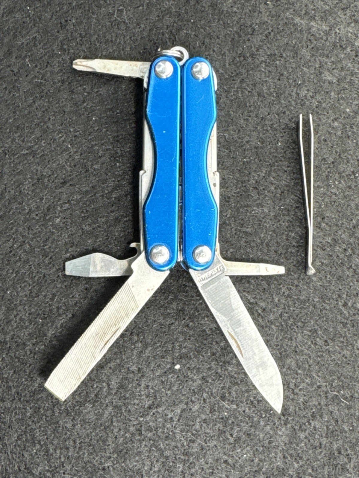Leatherman Squirt E4 Multi-Tool w/Wire Strippers Blue