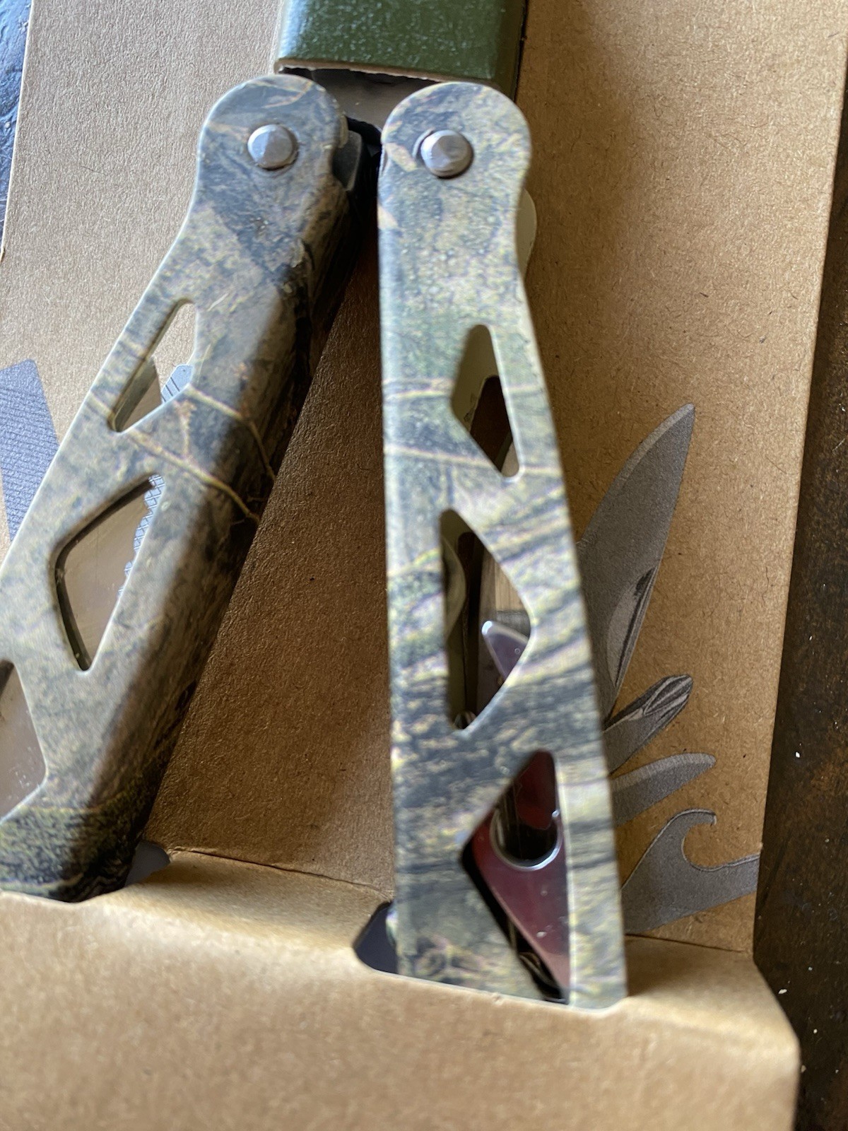 Ozark Trail 12-in-1 MultiTool Camo New Camping Knife Multi Tool New