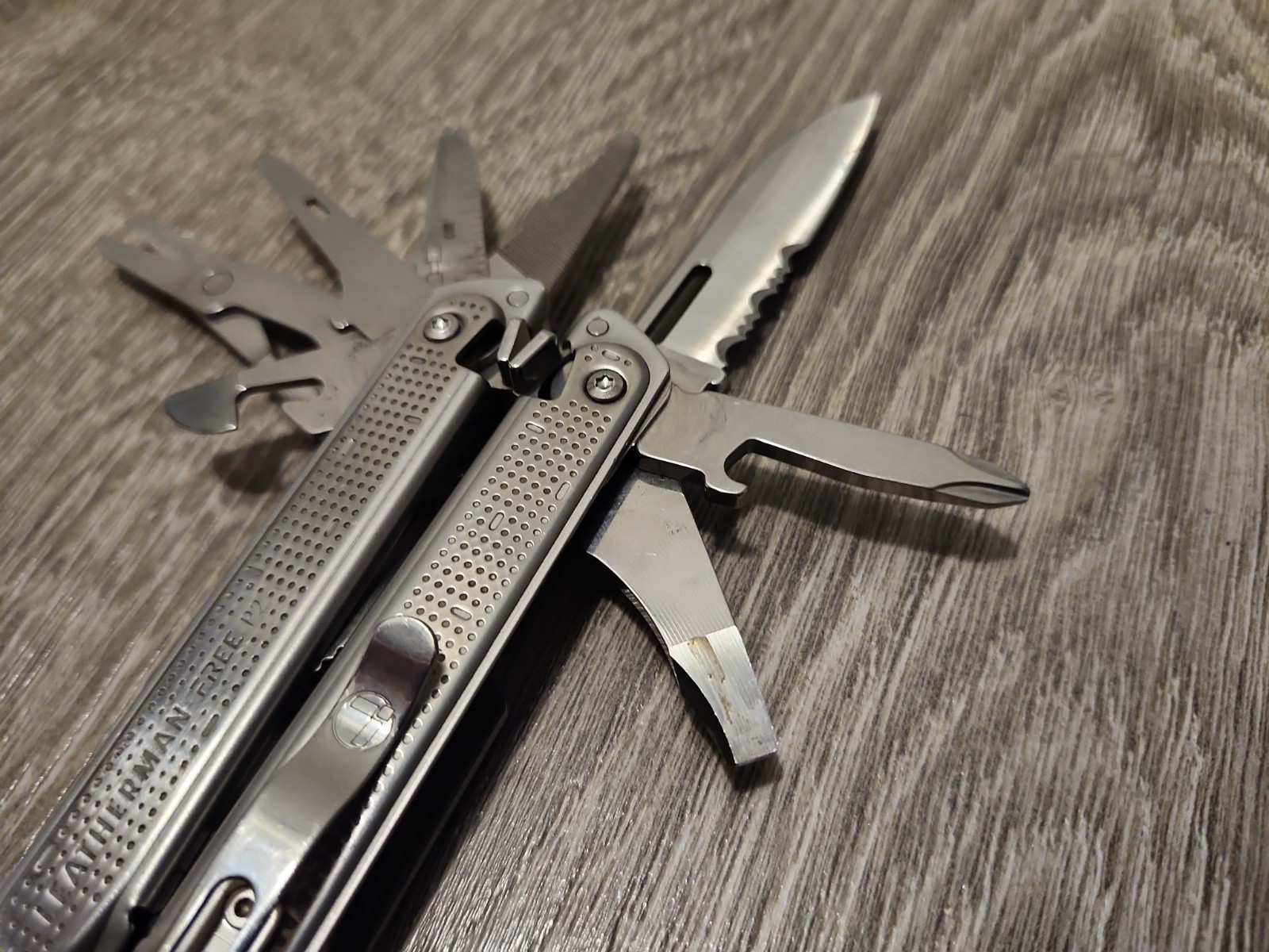 Leatherman Free P2 Multi-Tool – Used, Good Condition, W/Sheath