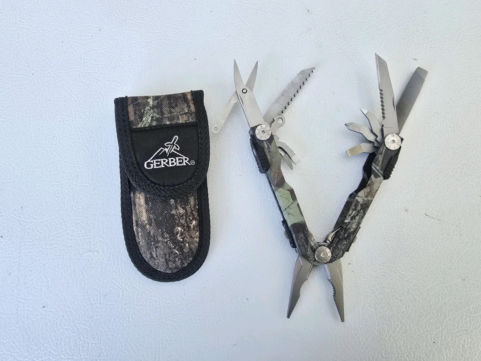 Gerber Diesel Camo Multi-Plier Multi Tool Needle Nose w/ Gerber Sheath