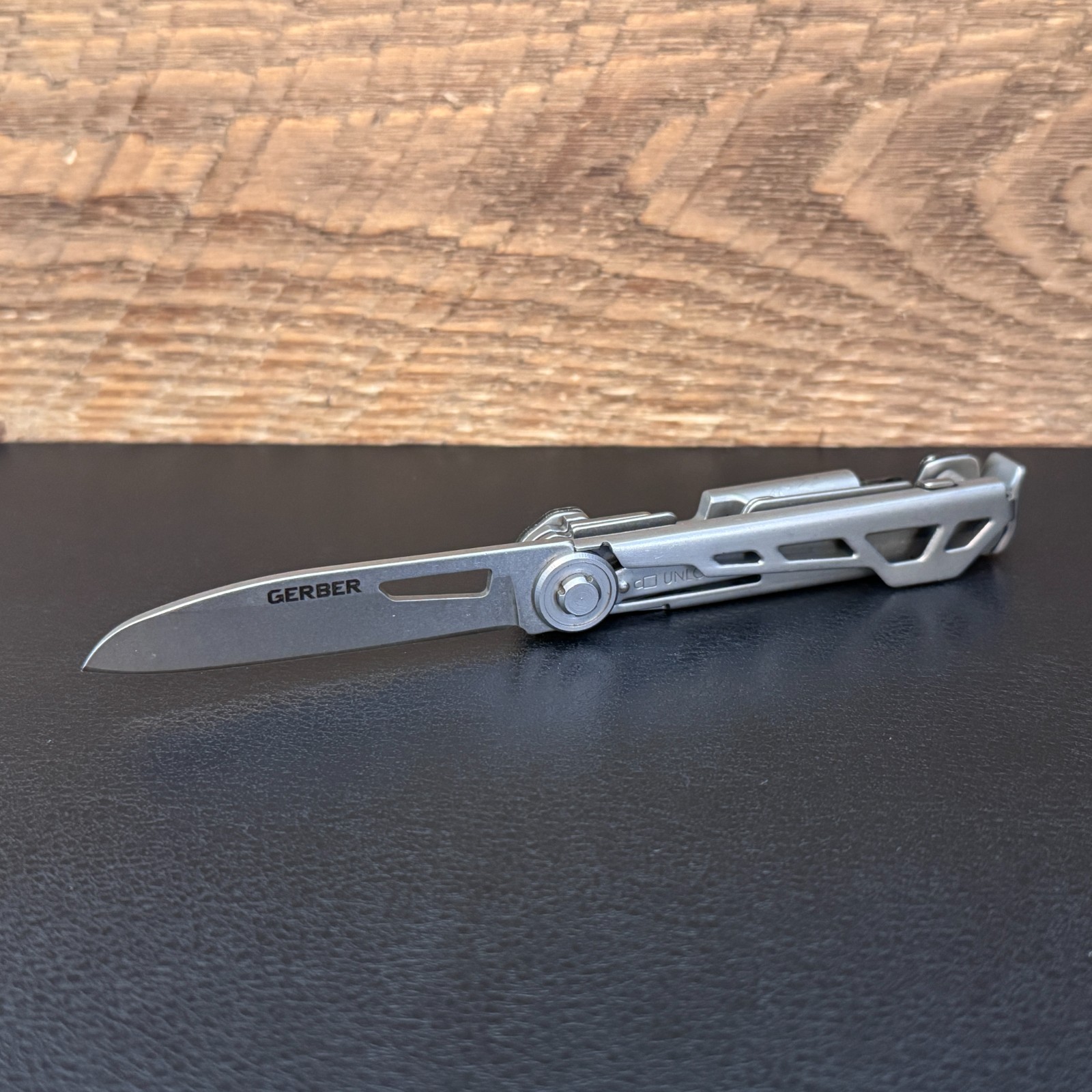 GERBER Gear ARMBAR Drive 8-in-1 Pocket Knife Multi-Tool, Black/Silver 8970521A