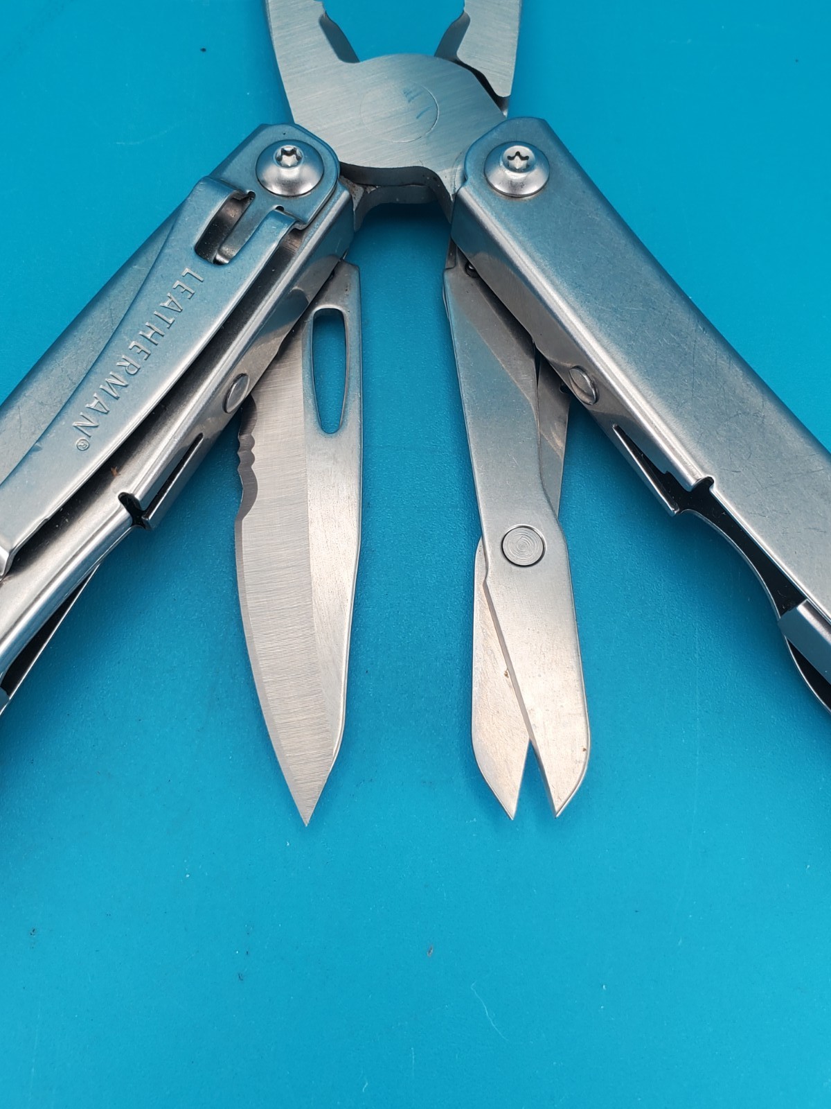 LEATHERMAN WINGMAN MULTI-TOOL! FAST SHIPPING!