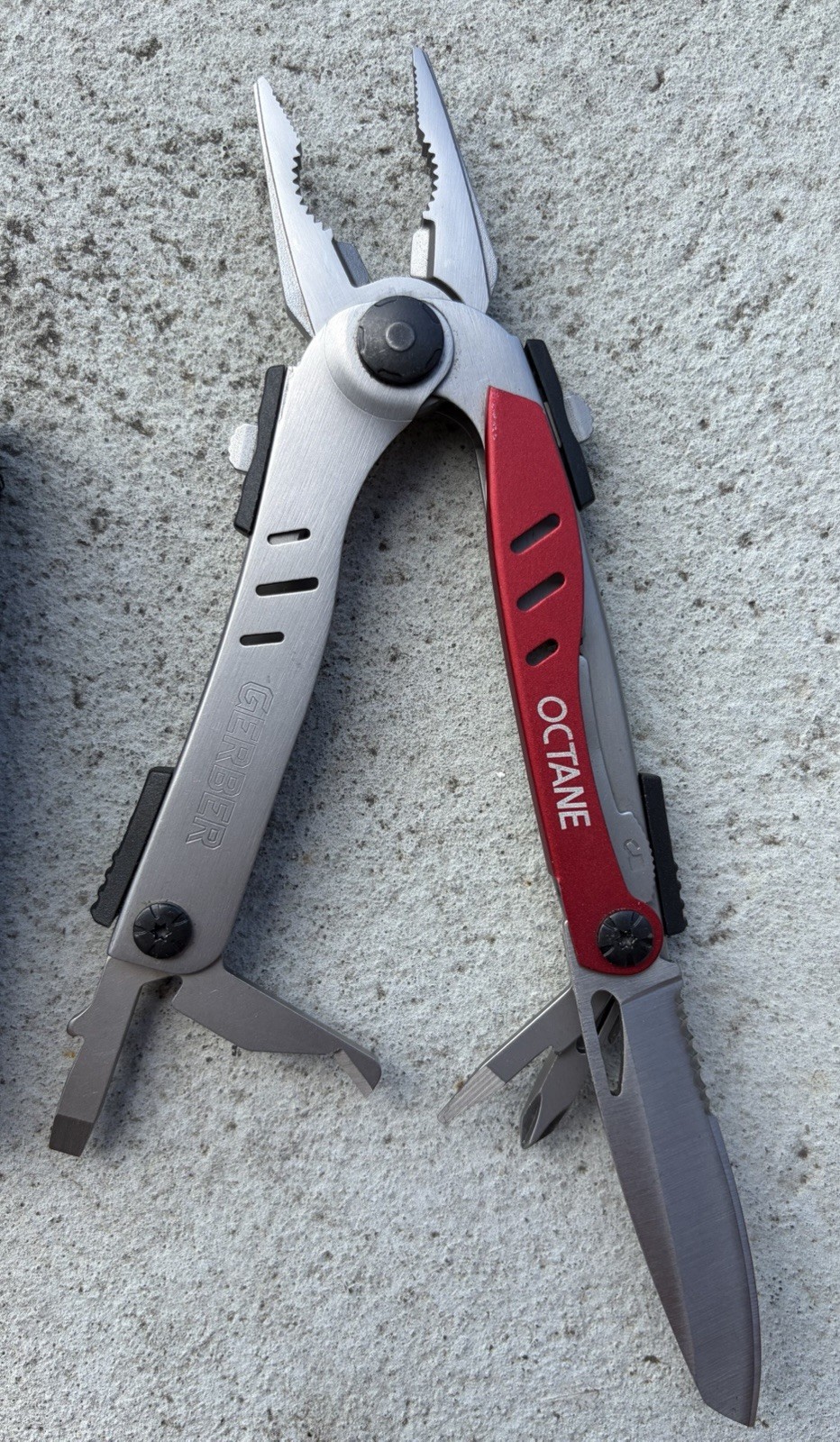 GERBER OCTANE RED/SILVER MULTI-PLIER MULTI TOOL IN SHEATH DISCONTINUED, RARE EXC