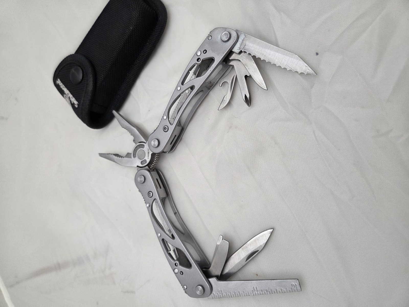 Stainless Seel Leatherman type Multi Tool with Carry Case