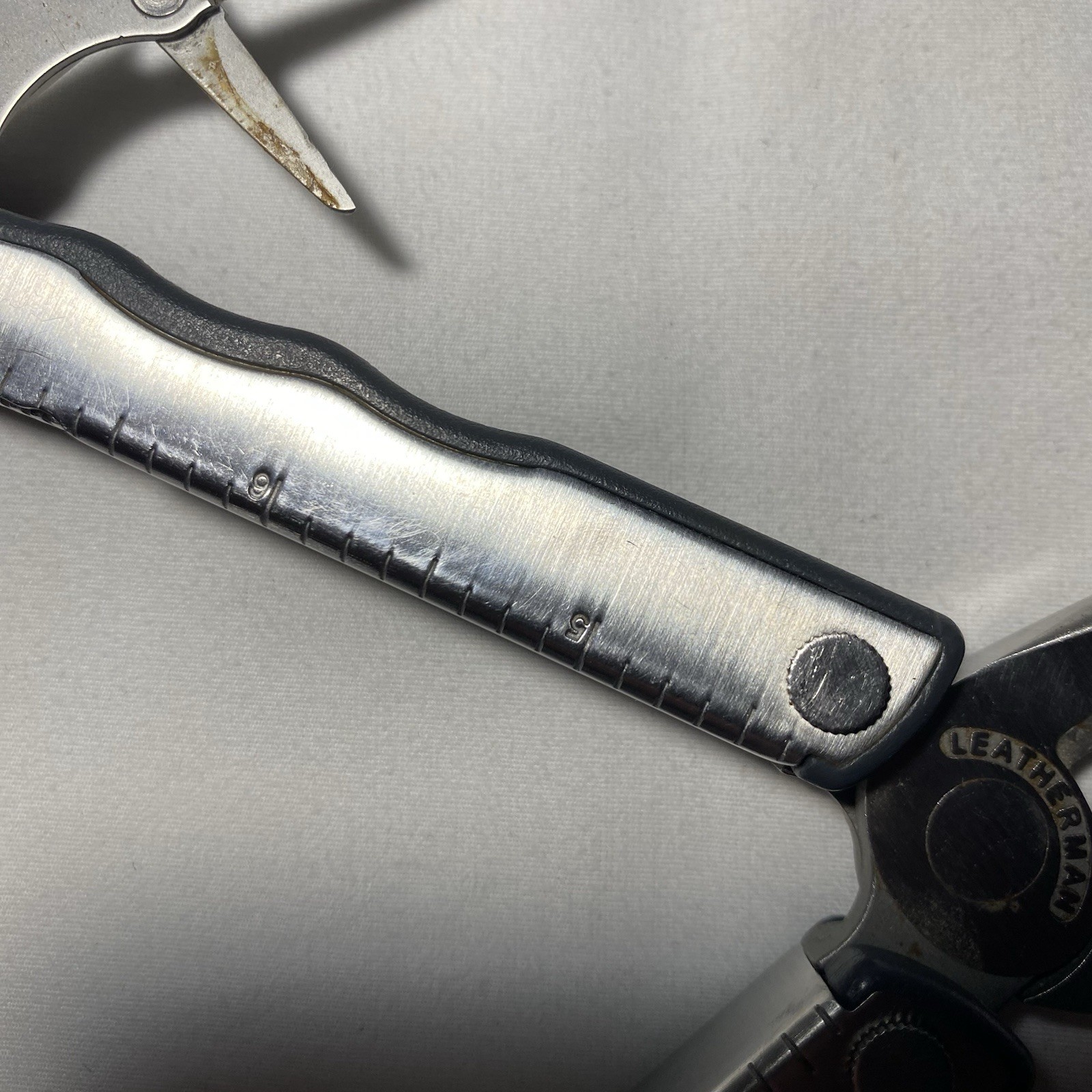Leatherman Fuse Stainless Steel Folding Multi-Tool, Utility, Chips/Cracks