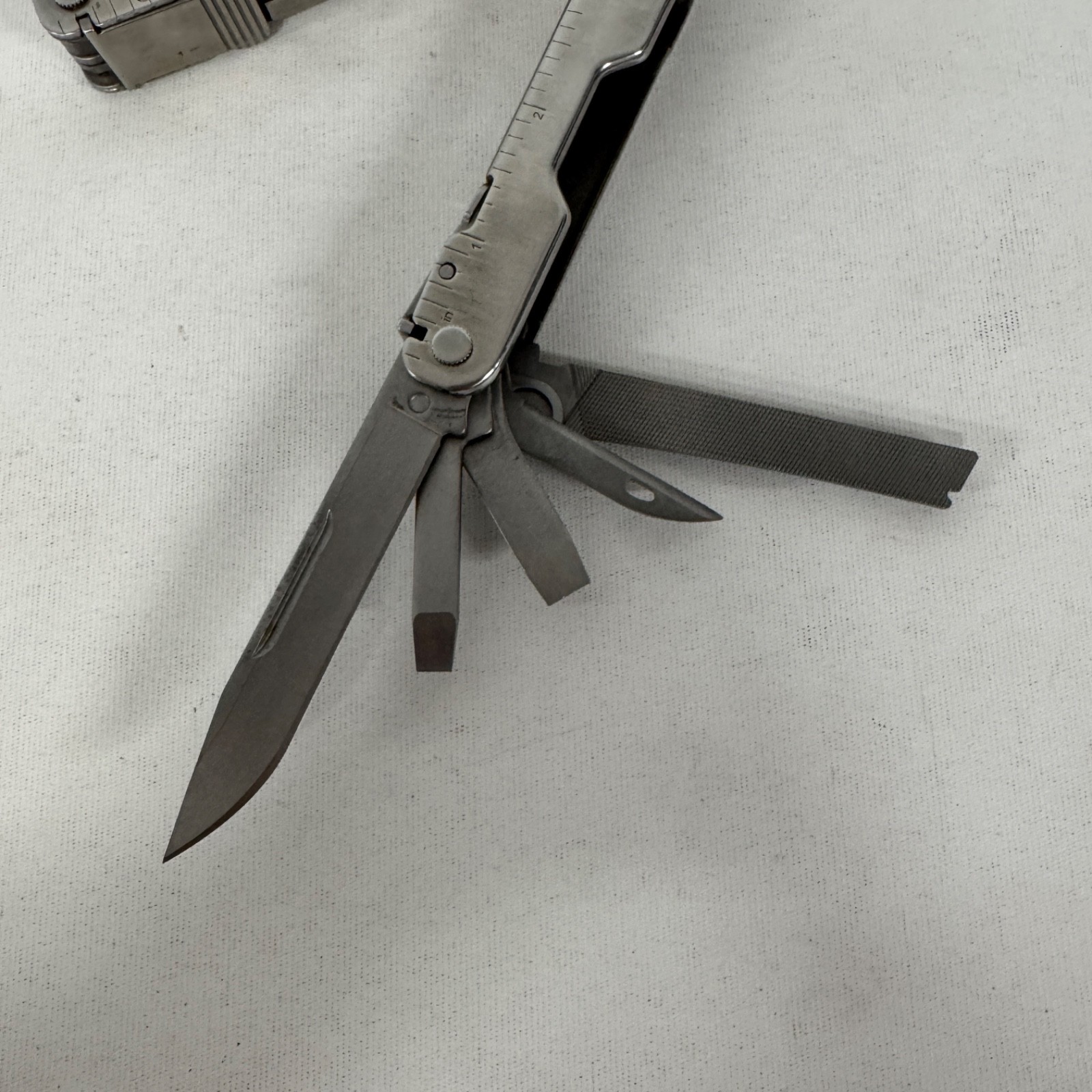 Leatherman Supertool Super Tool 300 Pliers Stainless Steel Multi Tool w/ Sheath