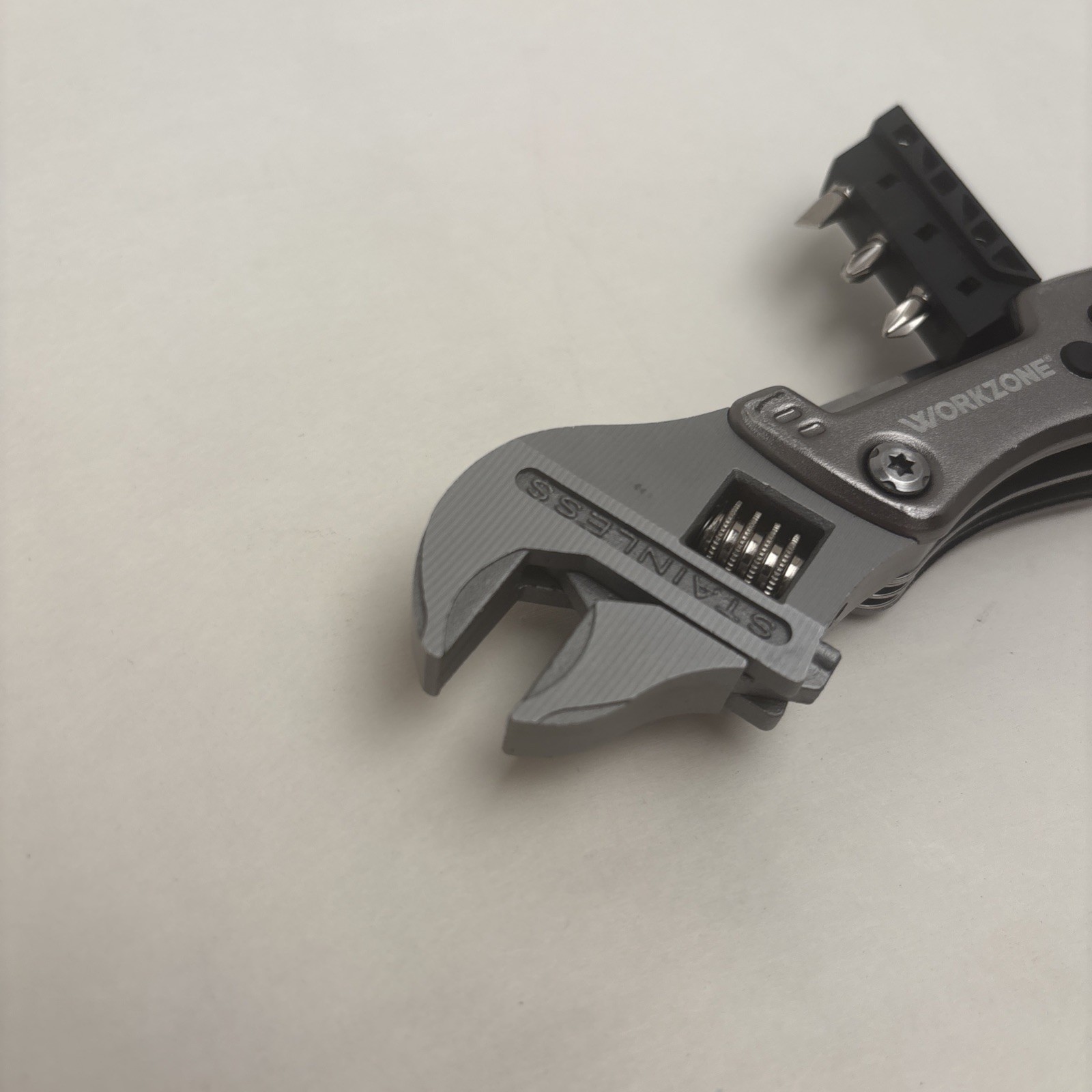 WORKZONE Multi-tool Wrench Screw Driver w/Bits Flashlight Stainless Knife Opener