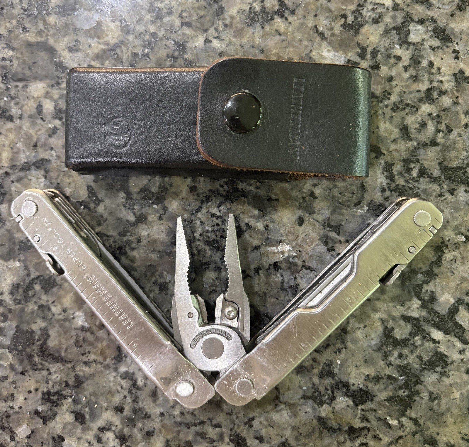 Leatherman Super Multi Tool 300 In Original Holder + Logo