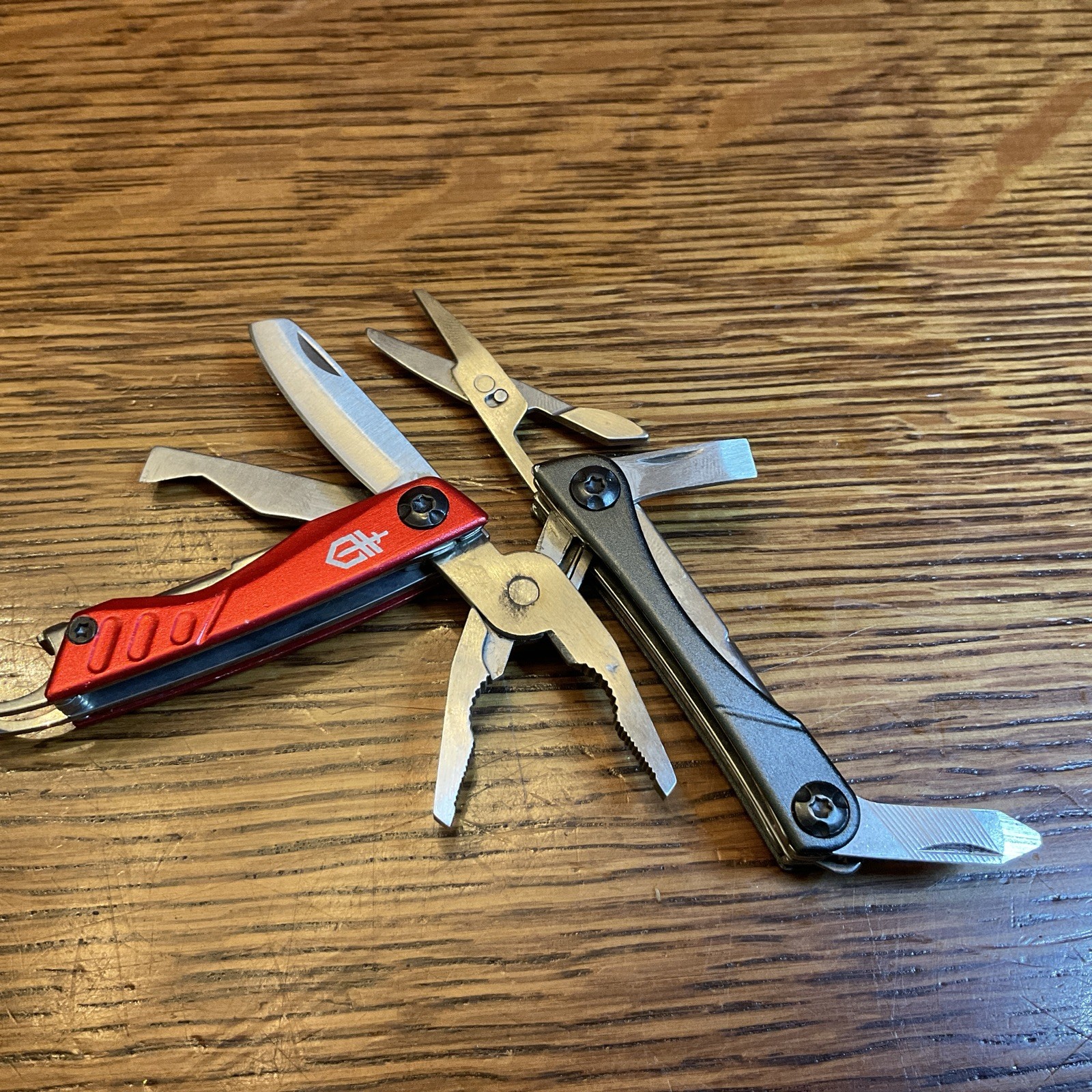 Gerber Dime Multi Tools Red & Black in extremely good condition