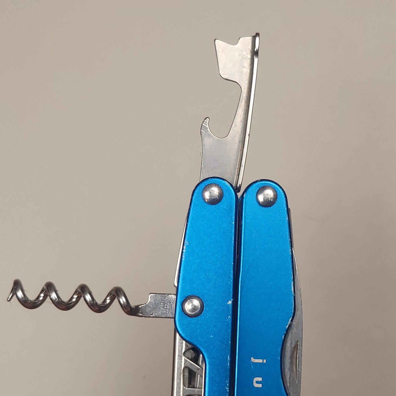 Leatherman Juice CS4 Blue Multi-Tool Pliers Pocket Knife 420HC Slipjoint
