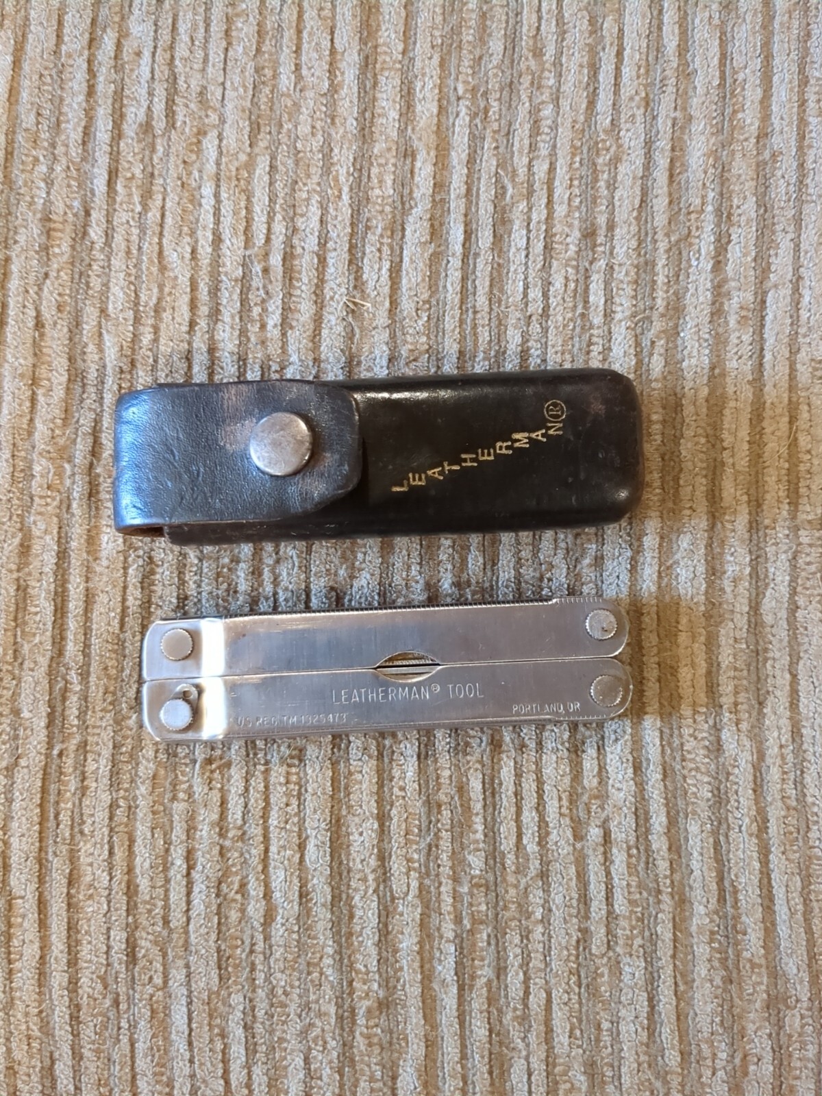 Original Pre- 1992 Leatherman TM 1325473 Multi Tool w Leather Sheath for Belt