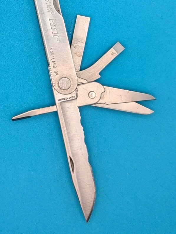 Leatherman PST 2 Multi Tool! 09/03 date stamp! Fast Shipping!