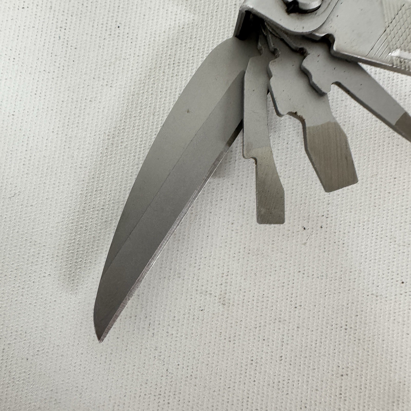 Gerber Tools Stainless Steel Needle Nose Multiplier Multi-Tool w/ Cutter MP600