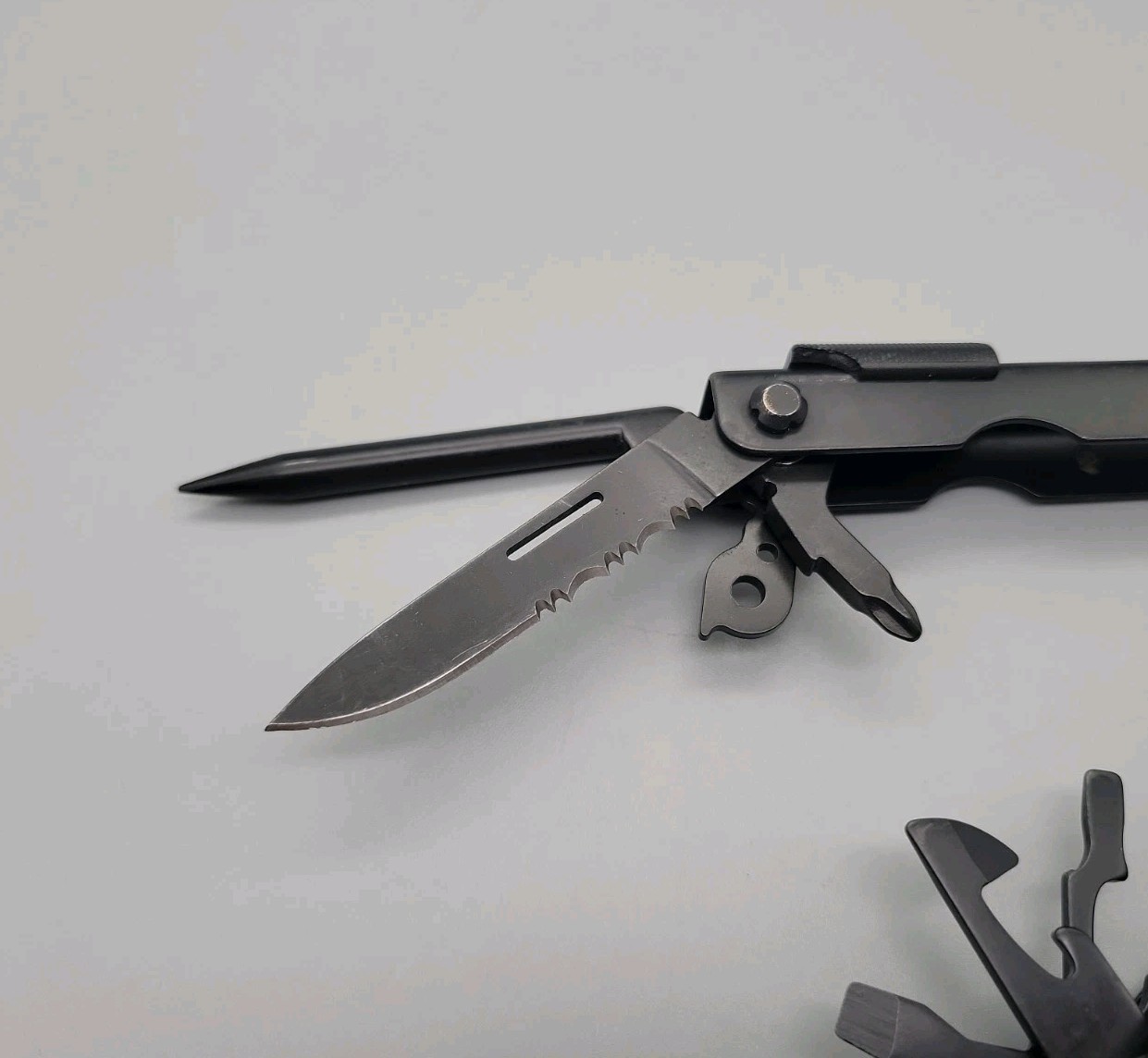 Gerber DET MP600 Multi-Plier Multi-Tool – DISCONTINUED – C-4 Punch, Cap Crimper