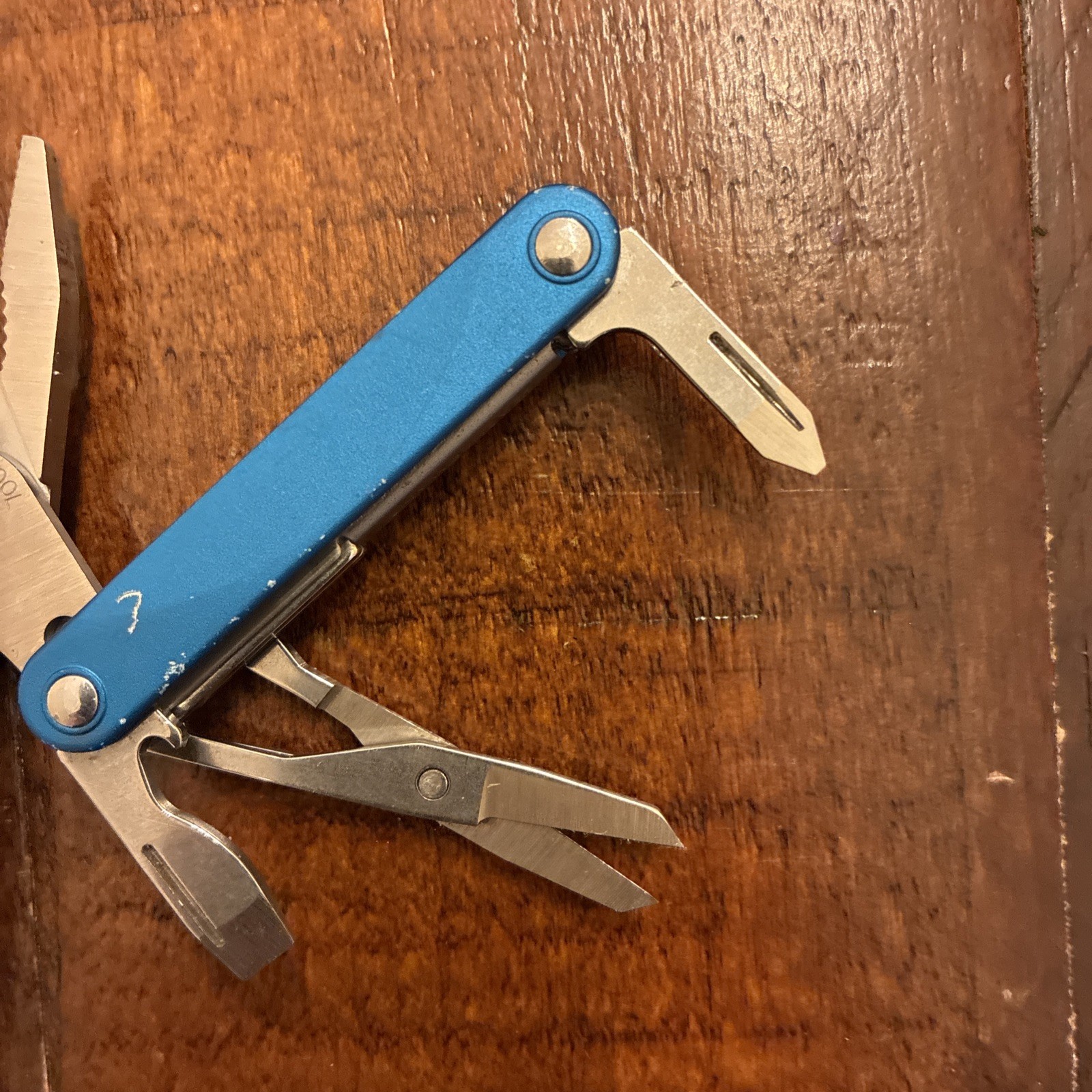 Leatherman Squirt PS4 Multi Tool, Knife, Pliers – Blue – Excellent