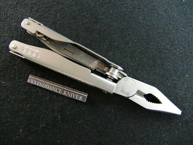BUCK USA- BUCK LITE TOOL 355–MULTI TOOL–RETIRED–COLLECTIBLE-EXCELLENT