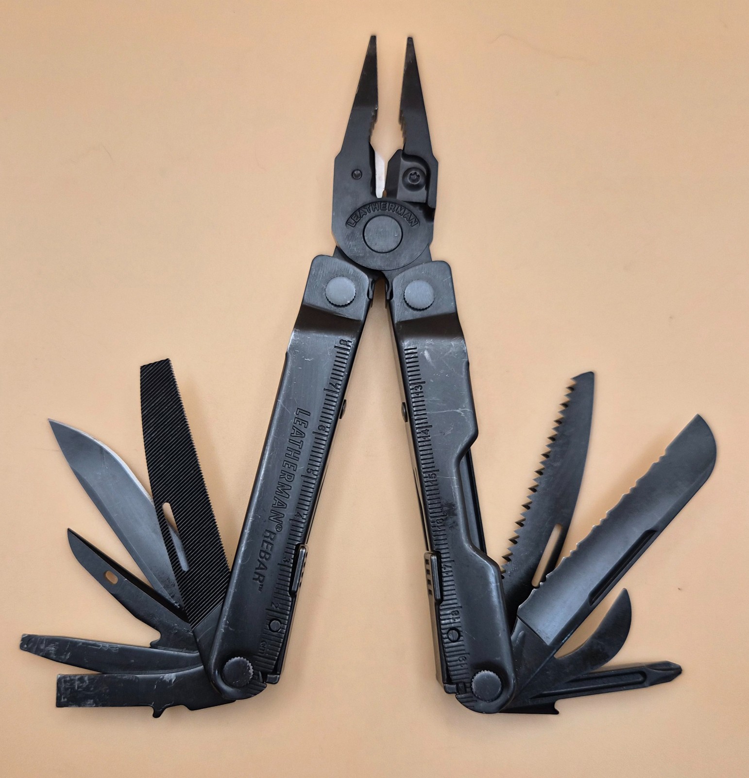 Leatherman REBAR Multi-Tool Black Oxide, includes Sheath – Good Condition (011)