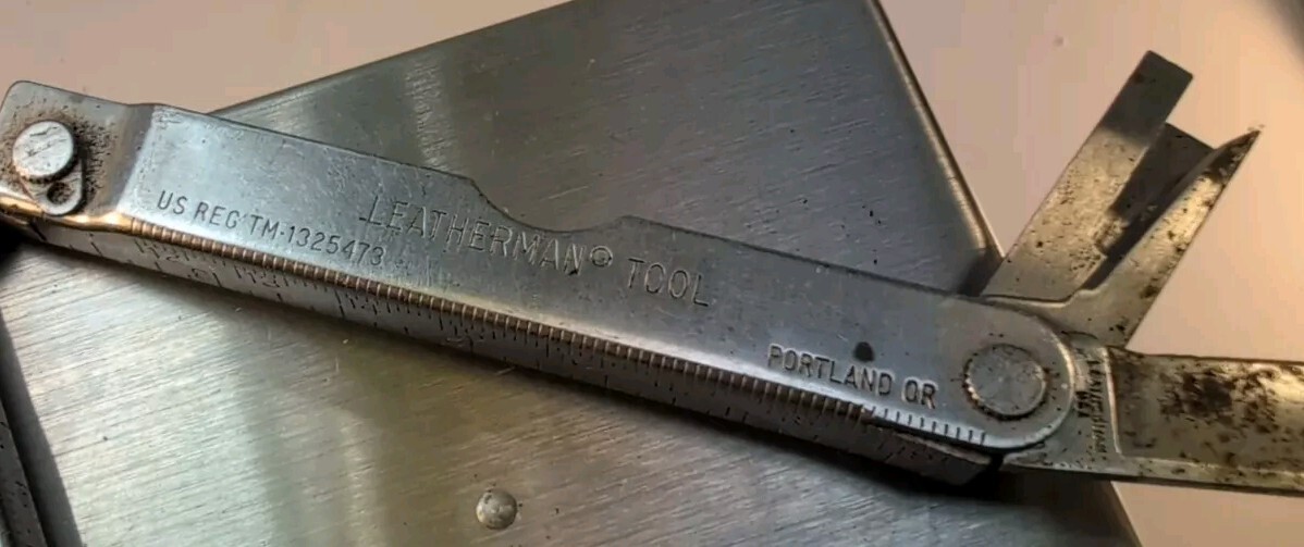 NICE Original Leatherman Tool US REG TM 1325473 Multi-Tools Portland OR Vintage