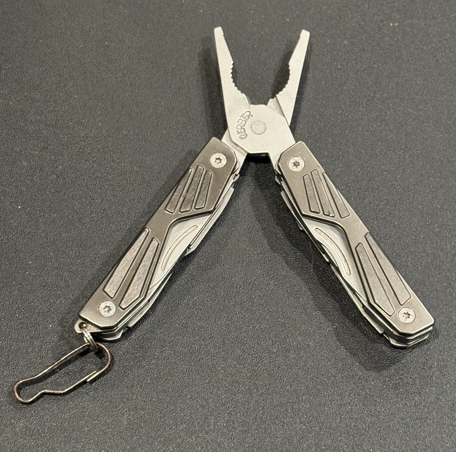 Bear Grylls BG Gerber Mini Suspension BG Multi-Tool TSA Nice Condition
