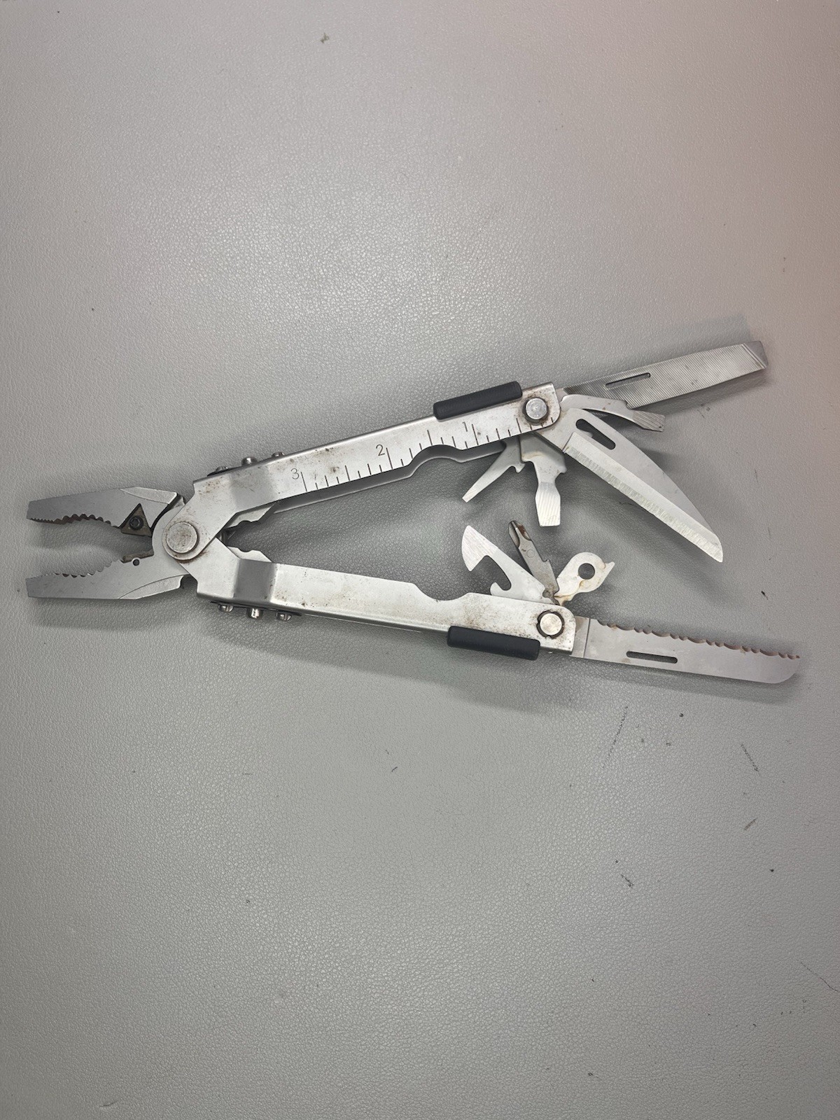 Gerber bluntnose with replaceable tungsten carbide cutters, wharncliffe blade