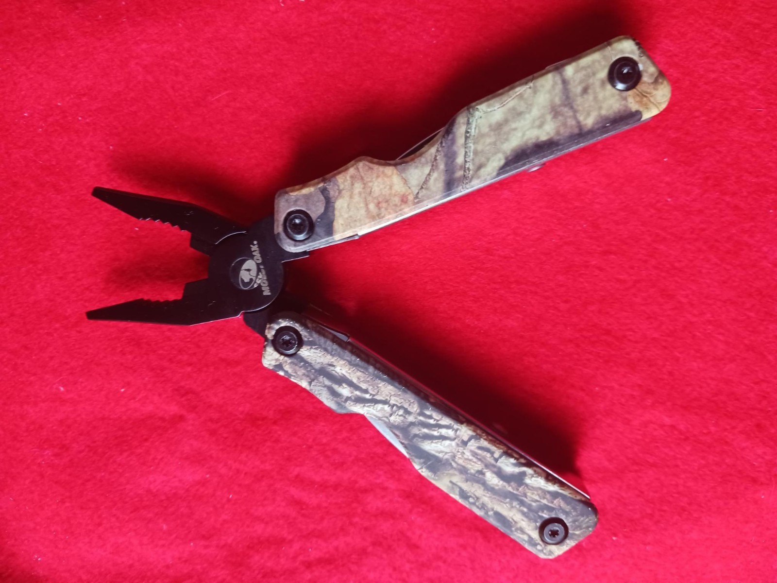 MOSSY OAK Multi-tool 13 in 1 Multi Function Pliers Folding Pocket Tool w/ Sheath