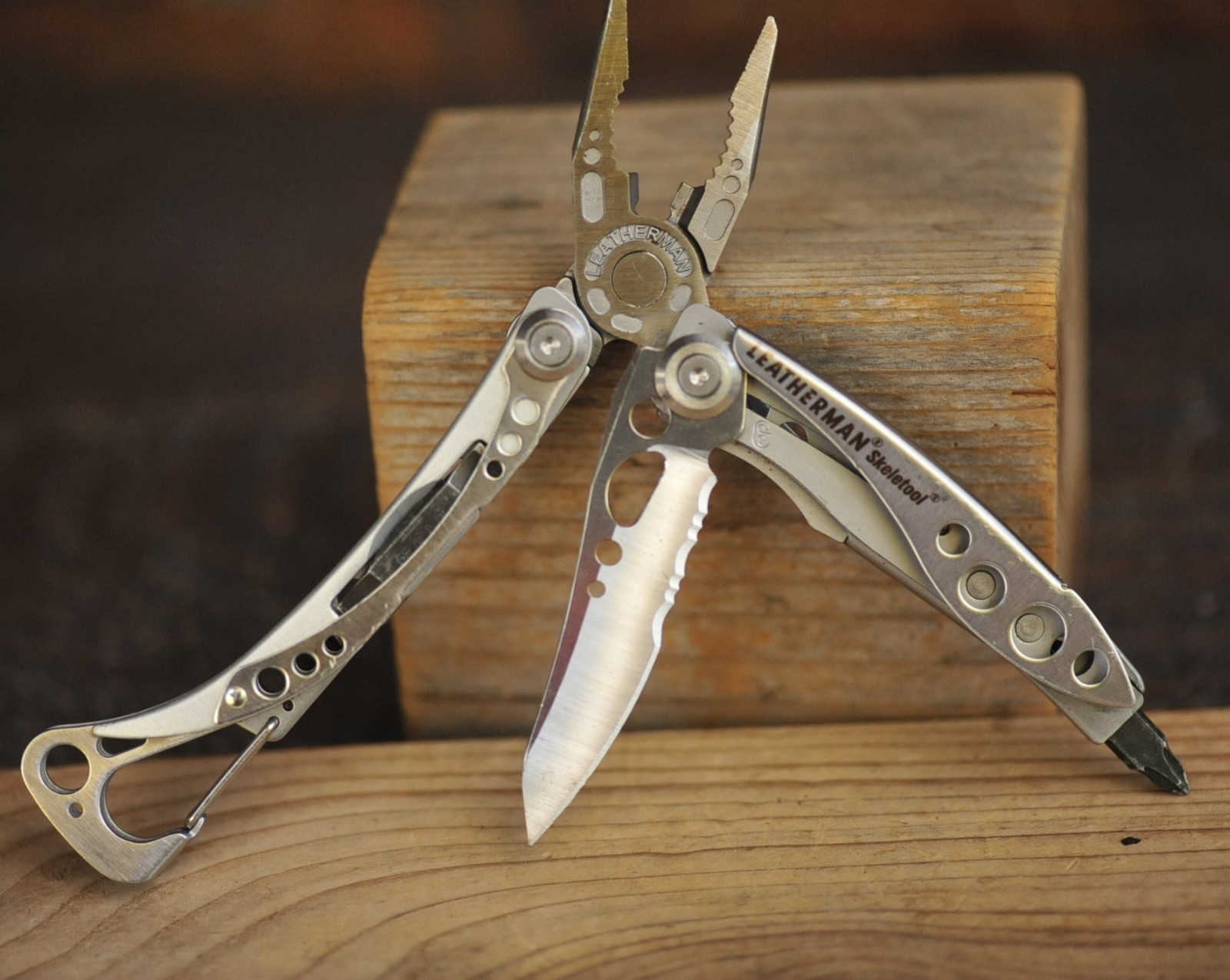 Leatherman Skeletool Multi-Tool, Combo Blade, Bit Driver, Stainless, USA