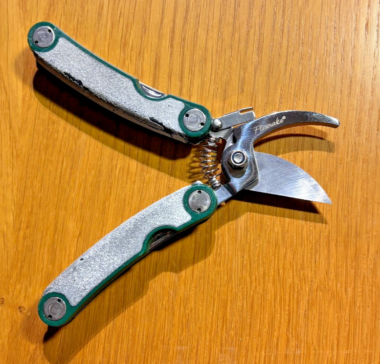 FLEXRAKE SURECUT Pocket Multi-Function Gardening Tool
