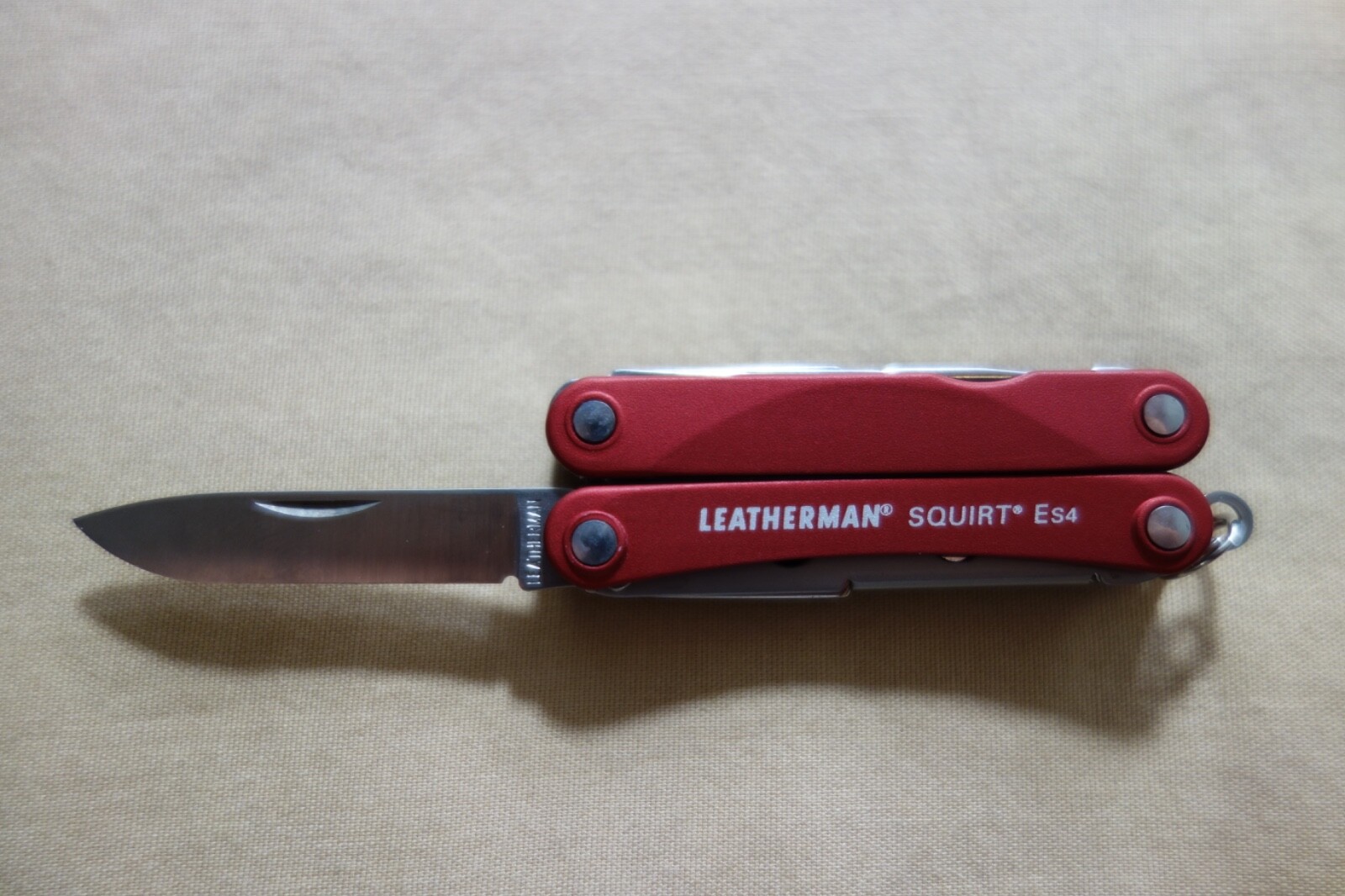 Leatherman Squirt ES4 Red 9-Tool Multi-Tool 831198 ( Discontinued & Retired )