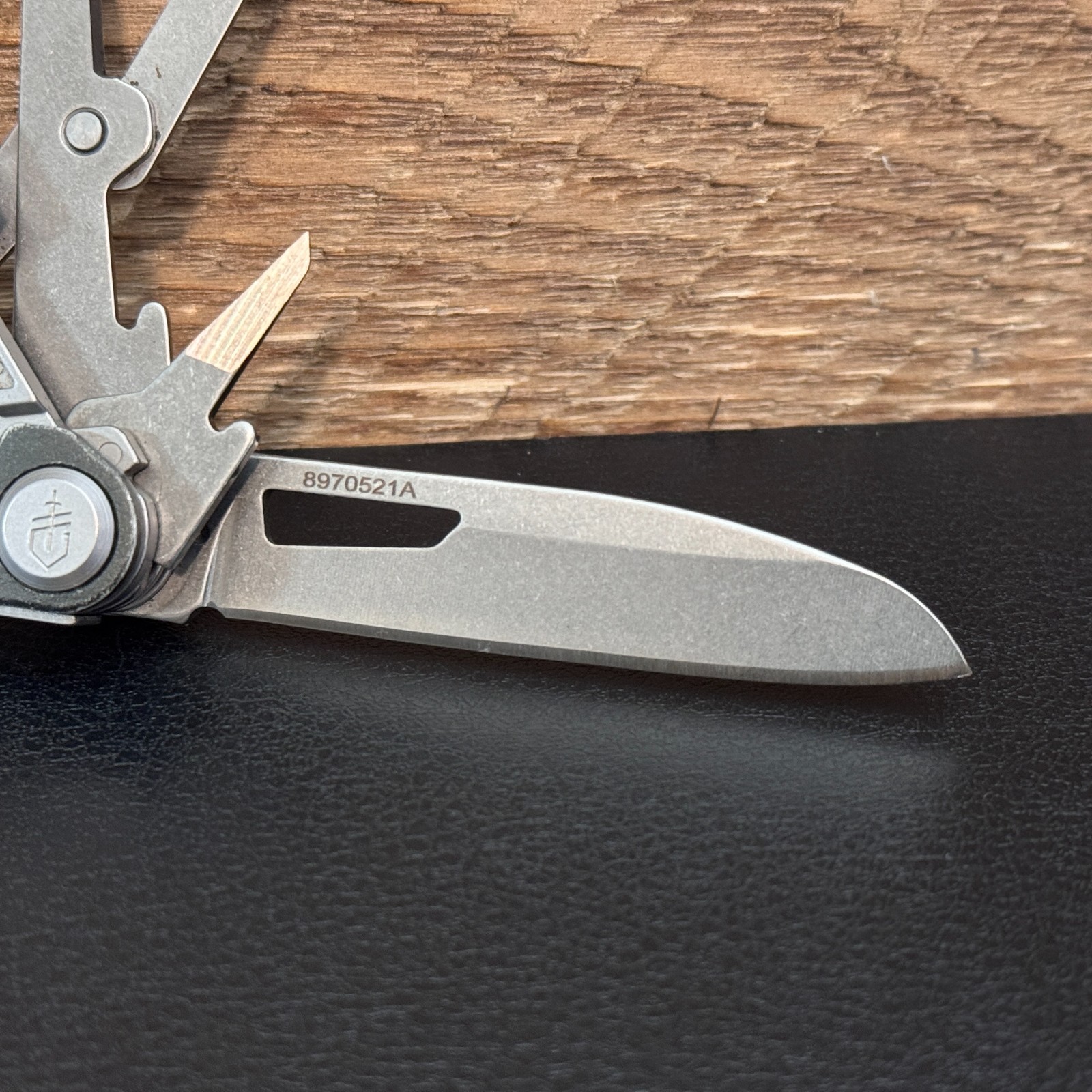 GERBER Gear ARMBAR Drive 8-in-1 Pocket Knife Multi-Tool, Black/Silver 8970521A