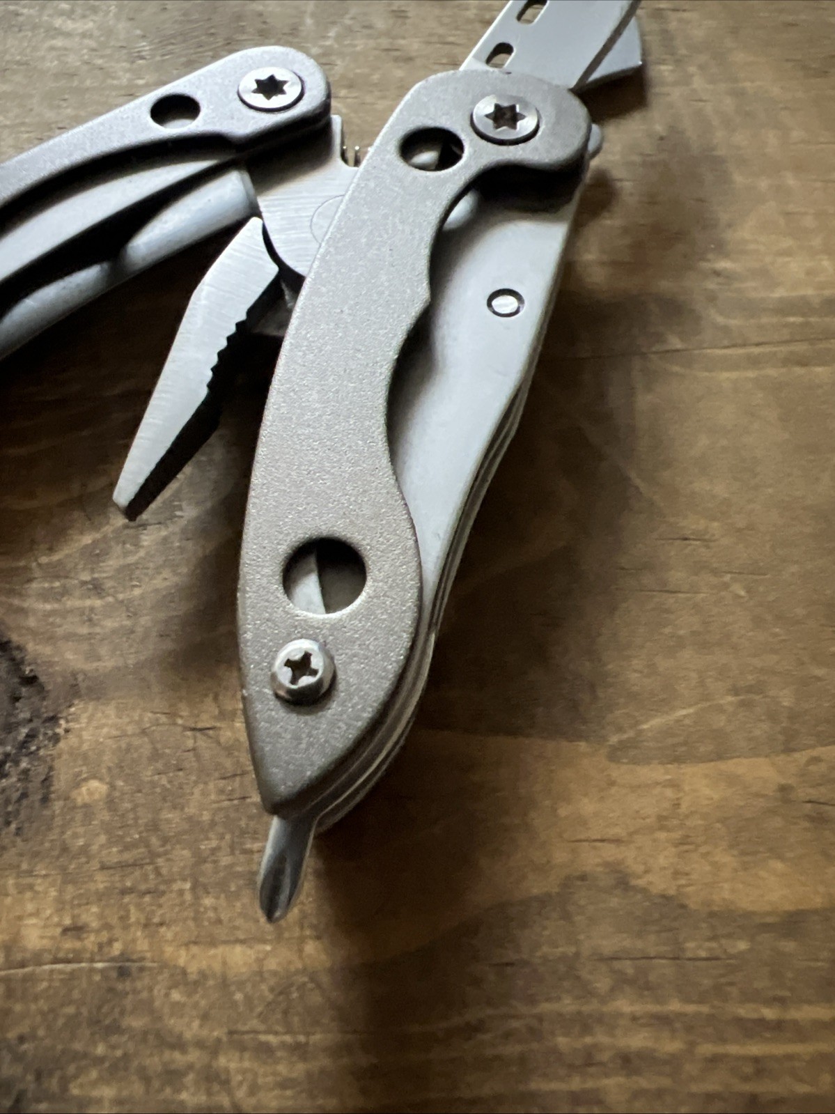 Hoffman Richter Mini Multitool 7-in-1 Knife Bottle Phillips Serrated Knife Plier