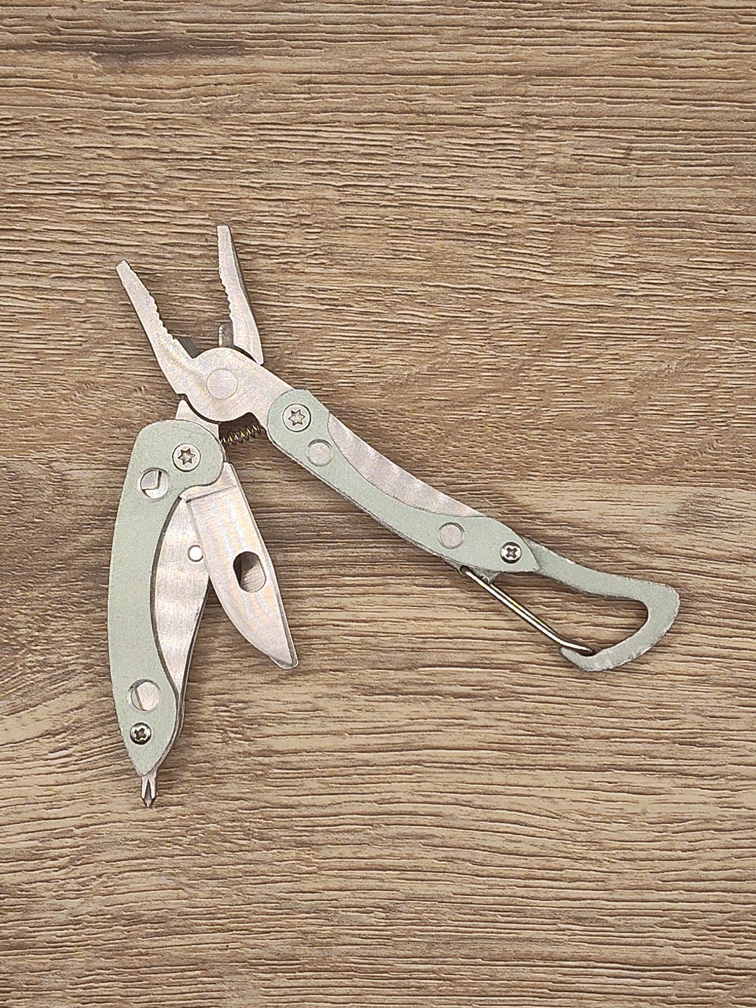TRUE UTILITY Compact Folding Multi Tool Knife W/ATTACHMENT CLIP