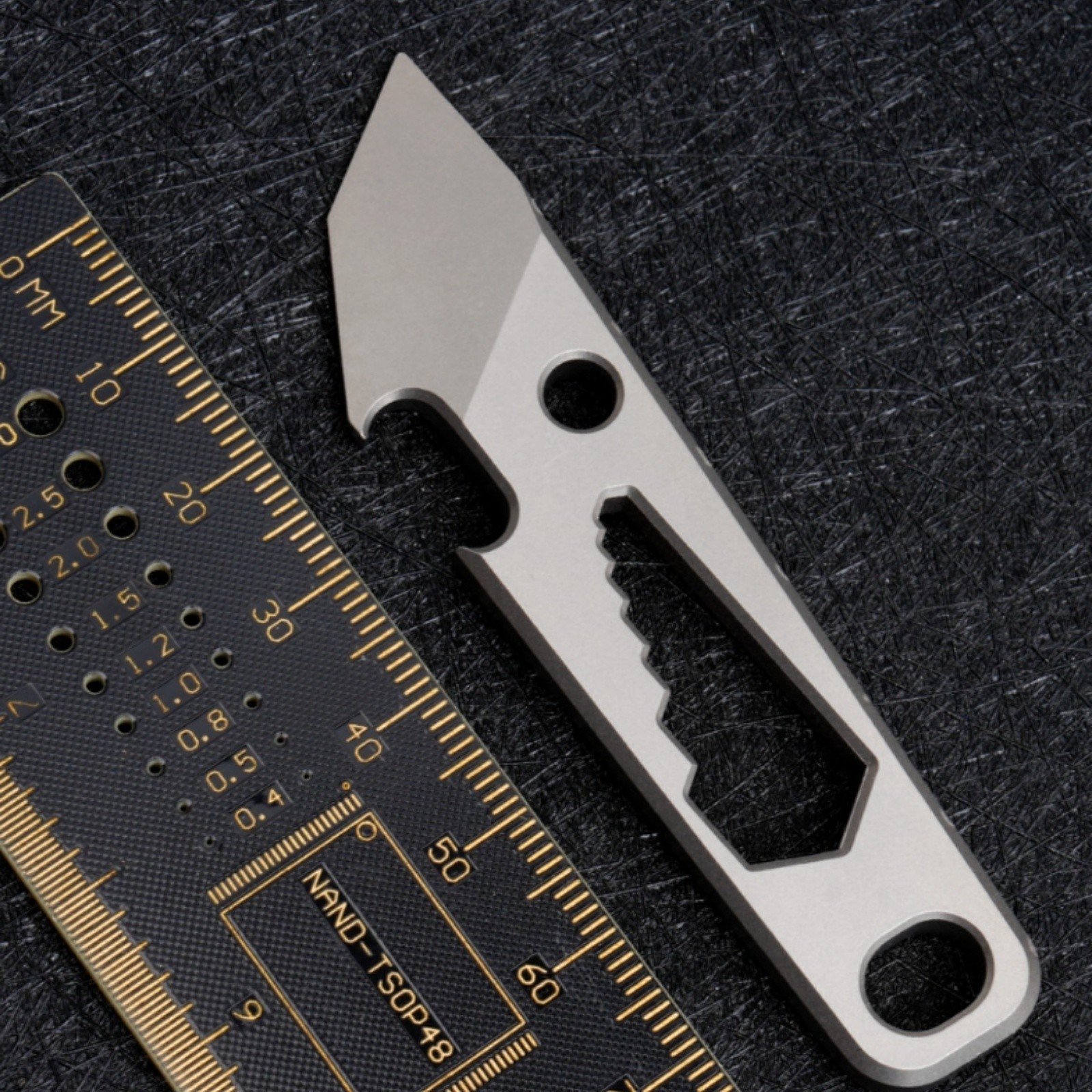 Titanium Alloy Mini Pry Bar Multi Tool Keychain Bottle Opener Cutter Pocket