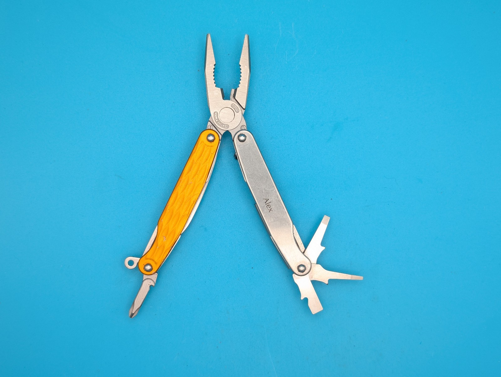 Leatherman Juice C2 Orange Knife Multi Tool! RETIRED! *ALEX*