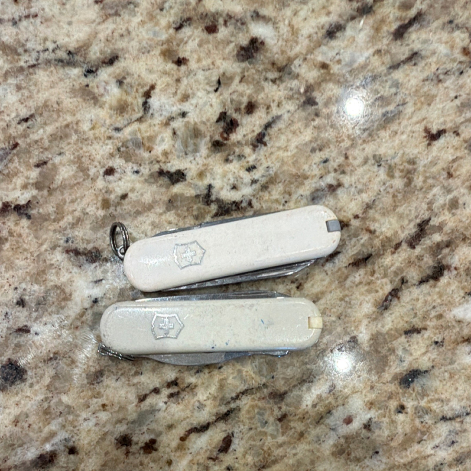 Victorinox Classic SD Multi-Tool Lot 2 White Knife Scissors File Opener