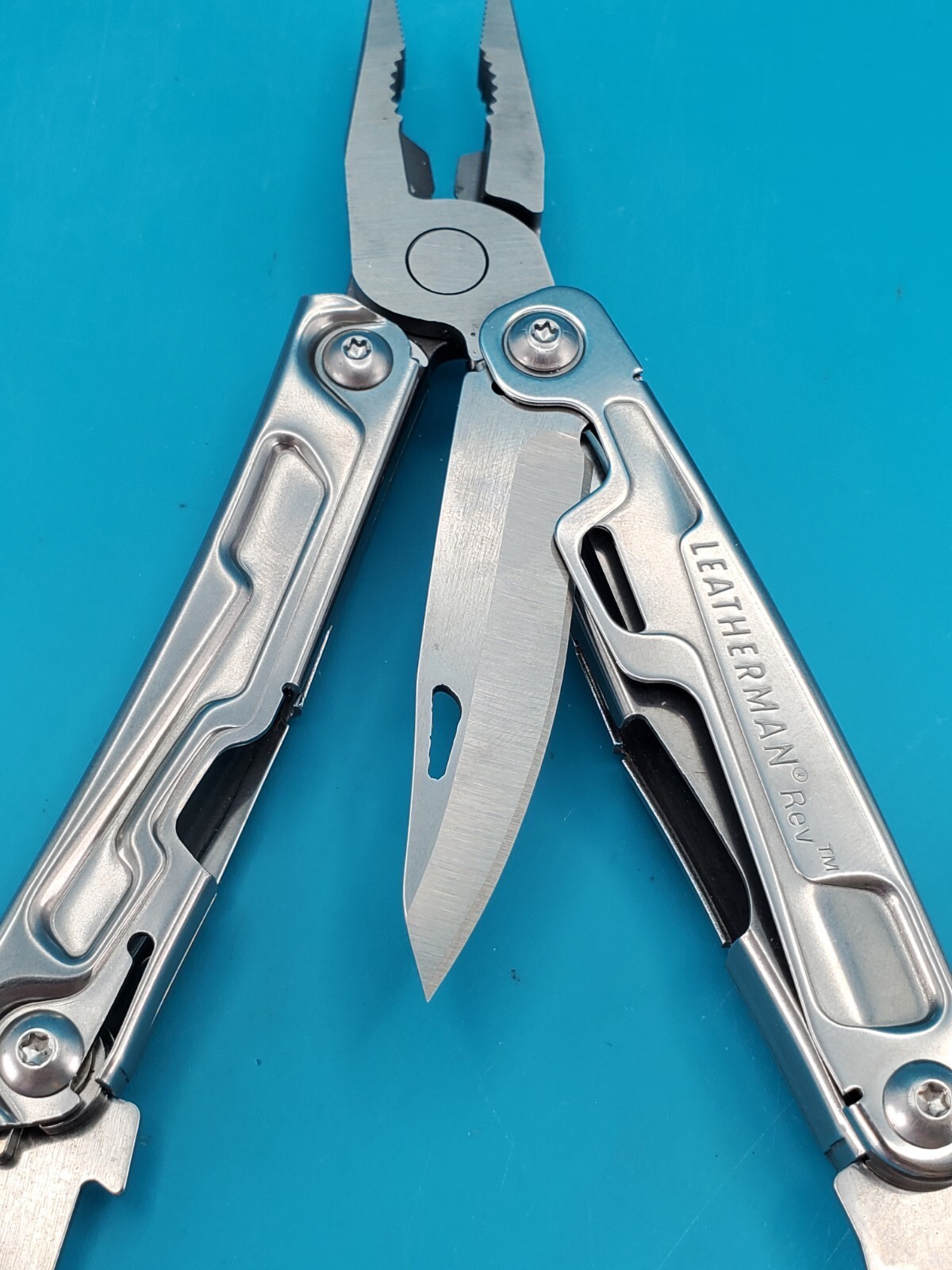 Leatherman Rev 3.8″ Multi-Tool, Stainless!