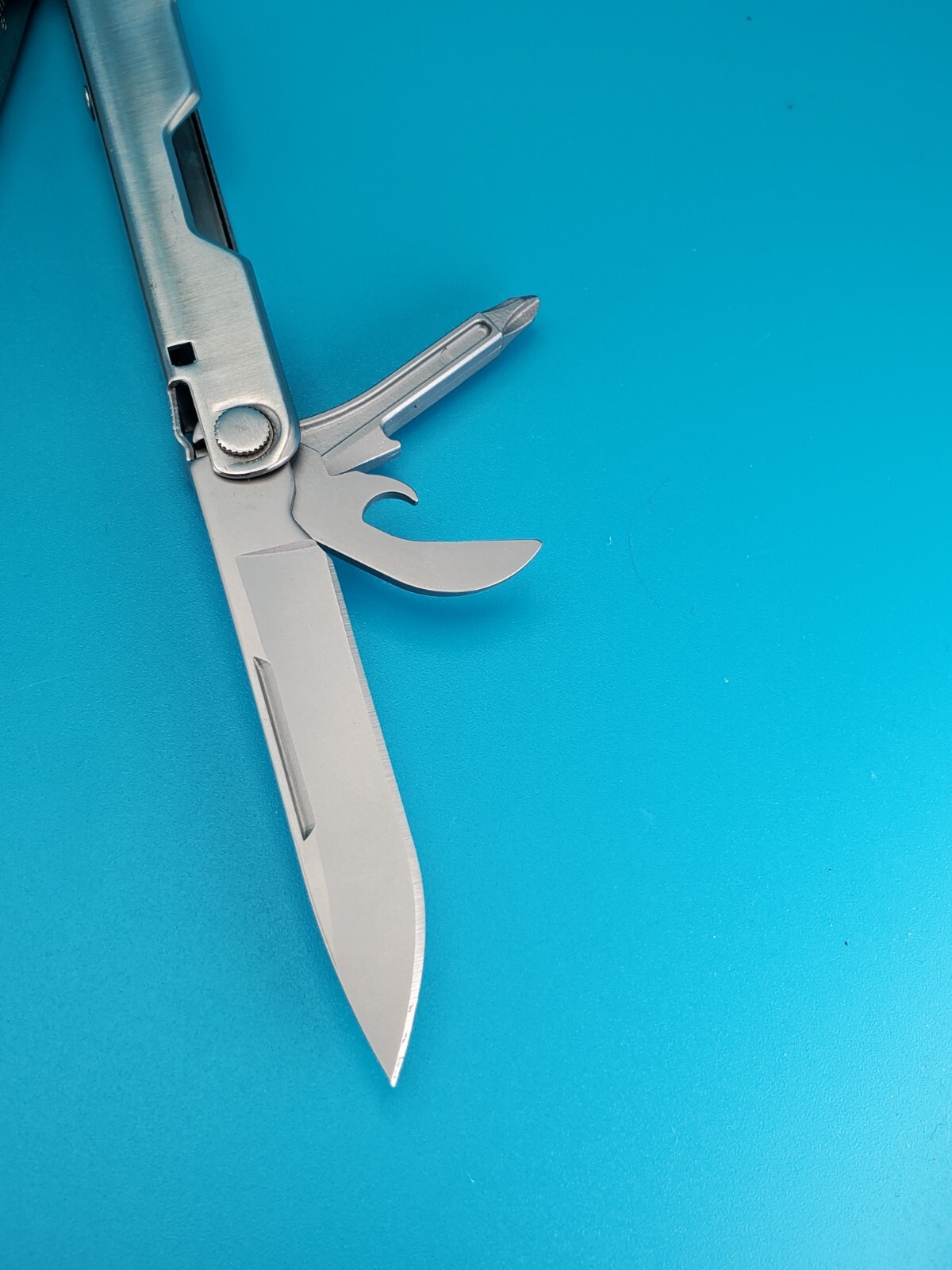 LEATHERMAN Bond Multitool, Stainless Steel Everyday Tool!